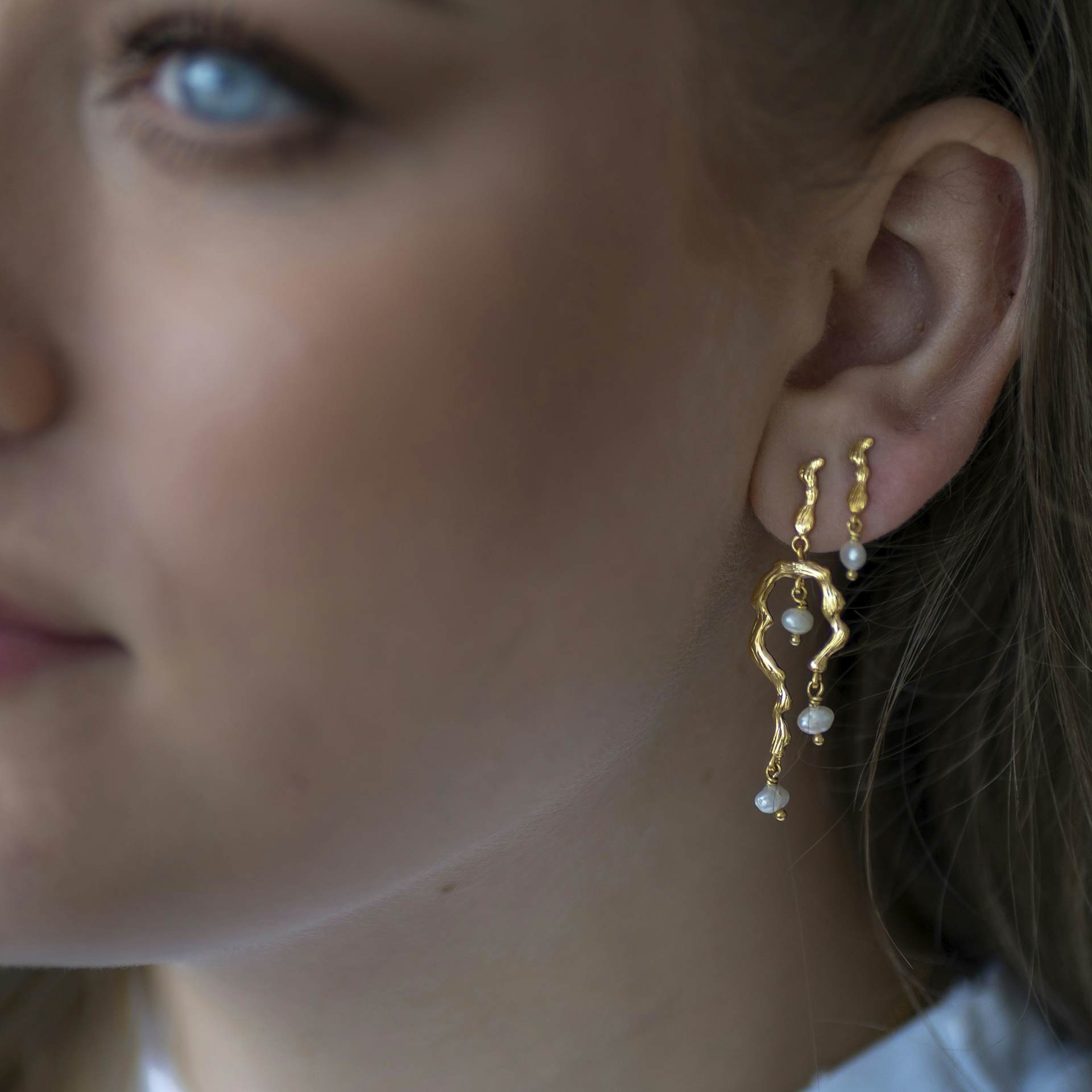 Lærke Bentsen By Sistie Long Earrings With Pearls von Sistie in Vergoldet-Silber Sterling 925|Freshwater Pearl