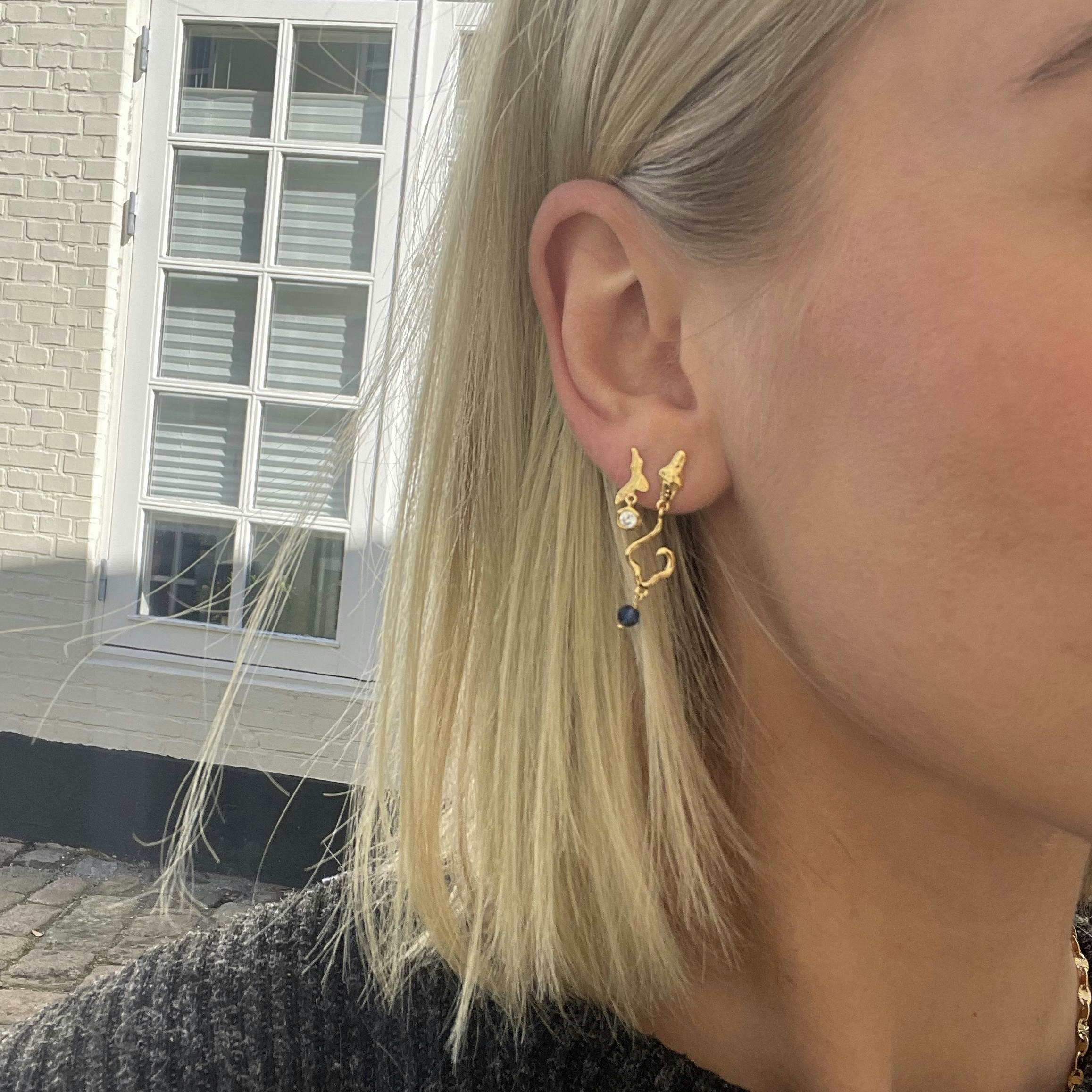Fairy Earrings With Stone fra Izabel Camille i Forgyldt-Sølv Sterling 925