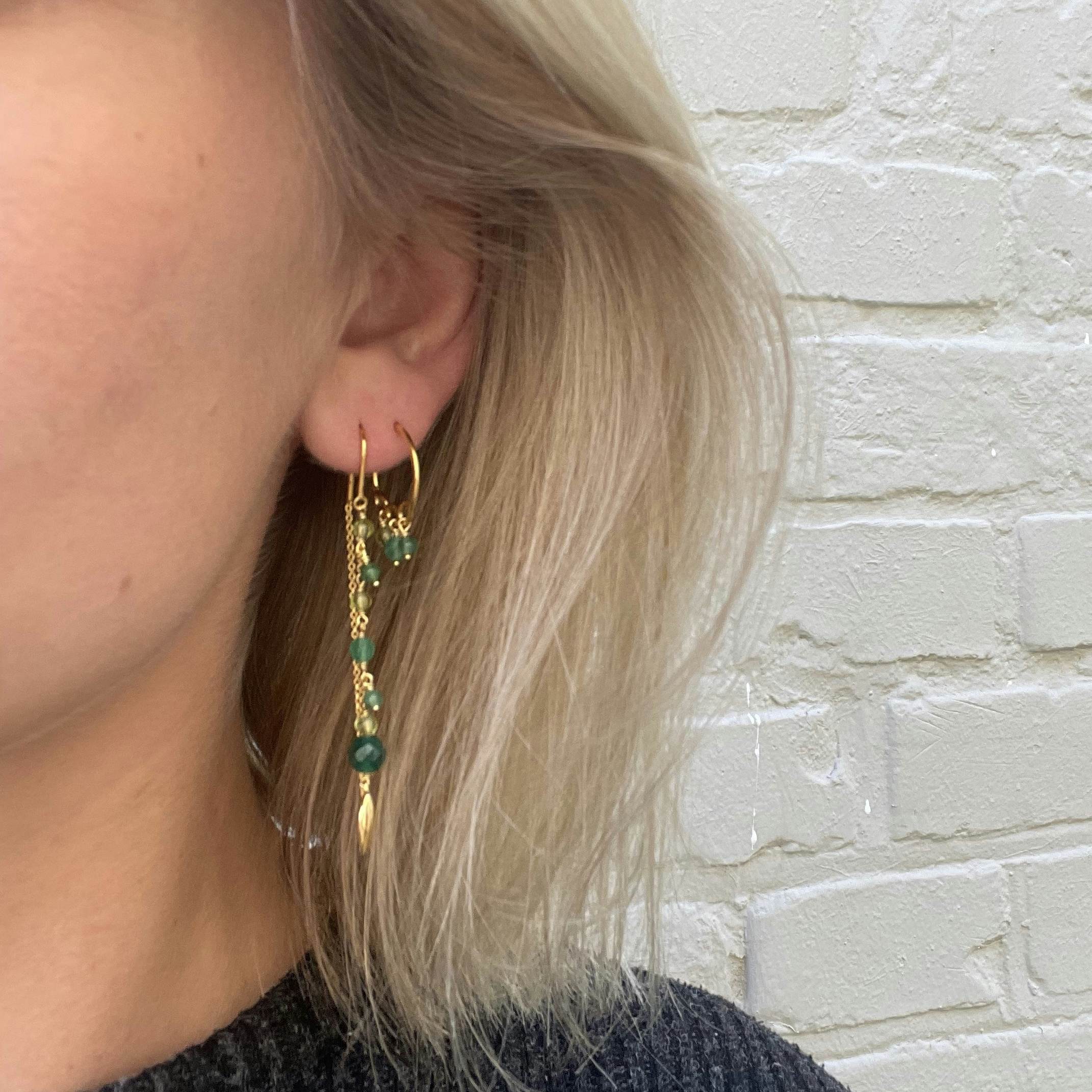 Majesty Long Earrings Green fra Izabel Camille i Sølv Sterling 925