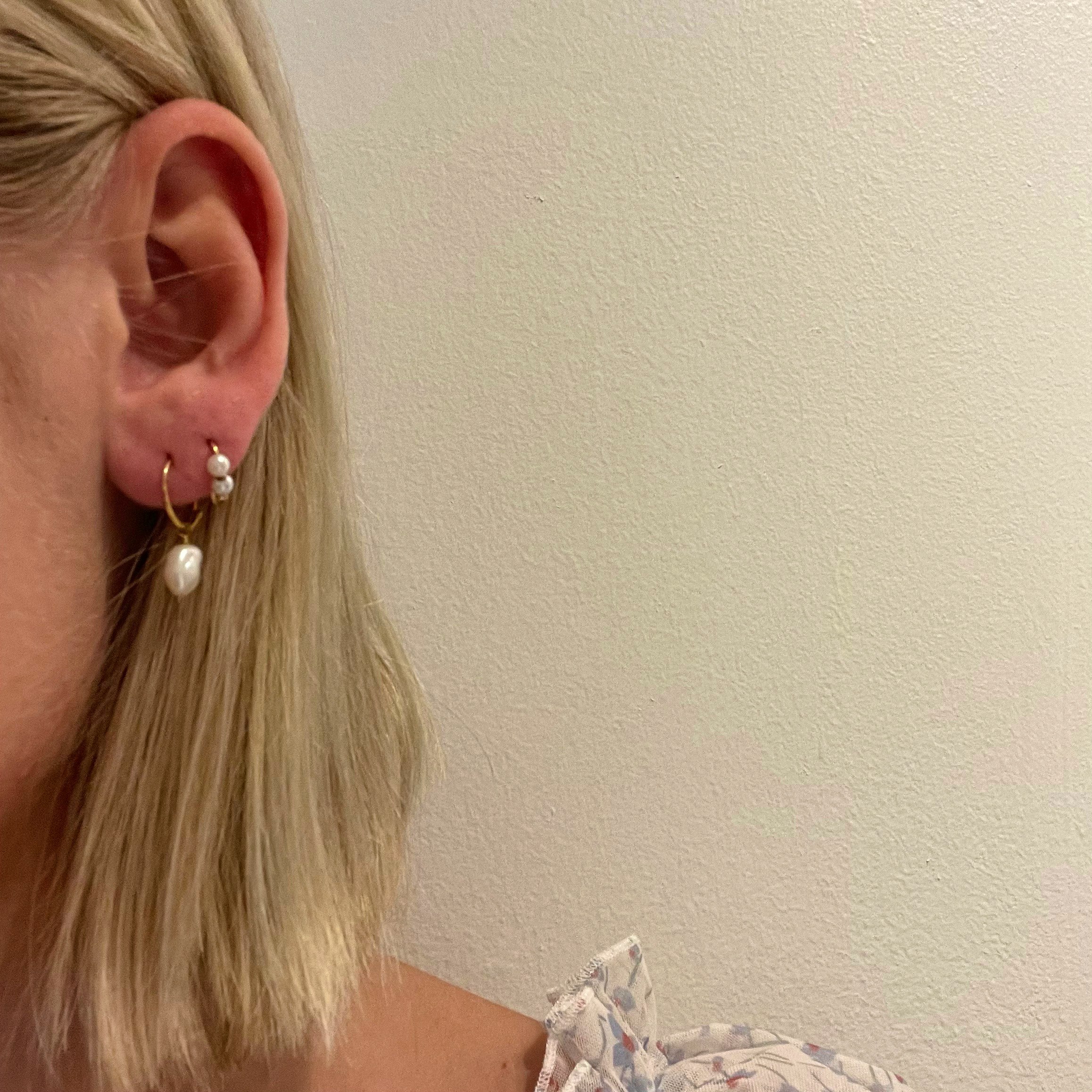 Passion Pearl Earrings fra Izabel Camille i Forgylt-Sølv Sterling 925
