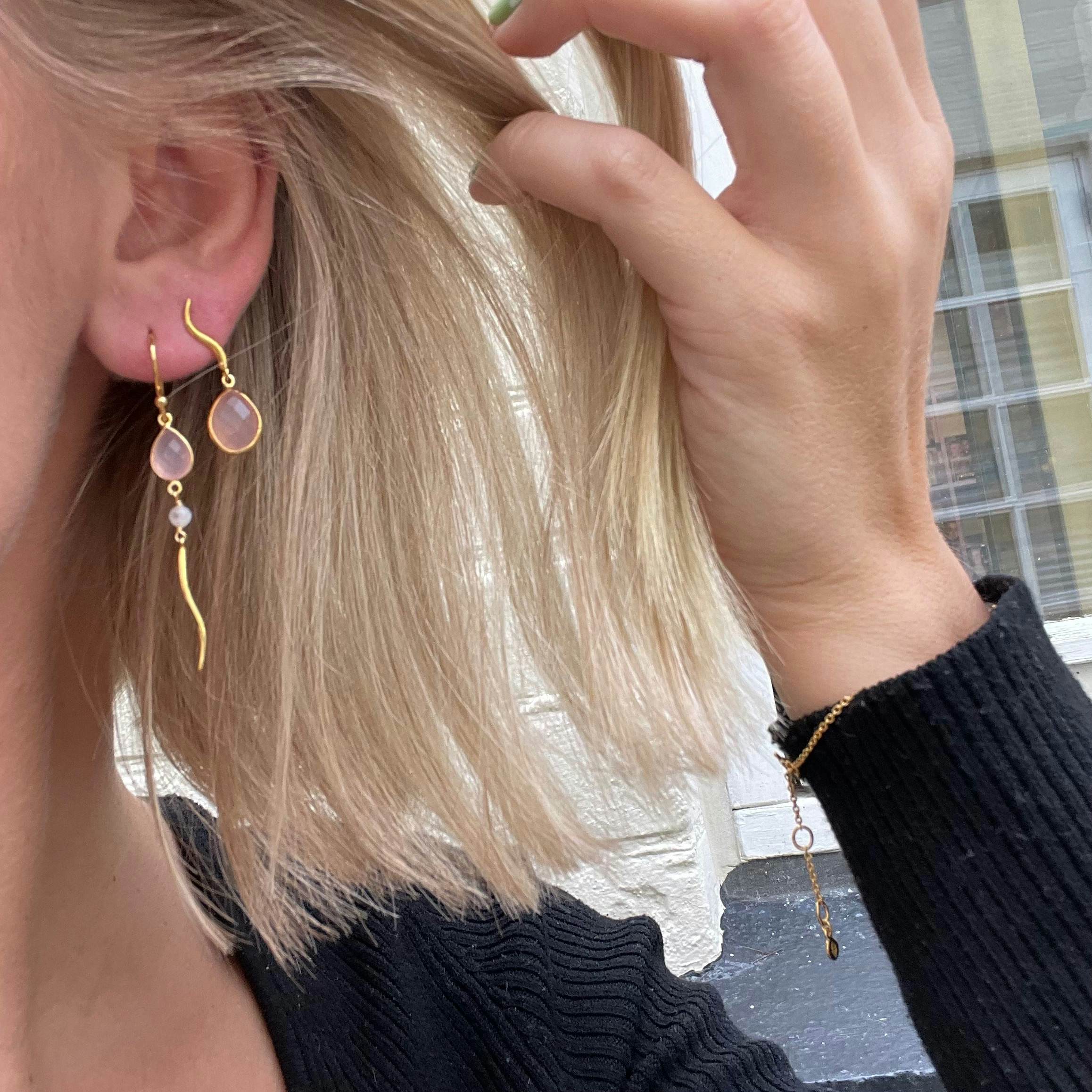 Marie Pink Earrings fra Izabel Camille i Forgylt-Sølv Sterling 925