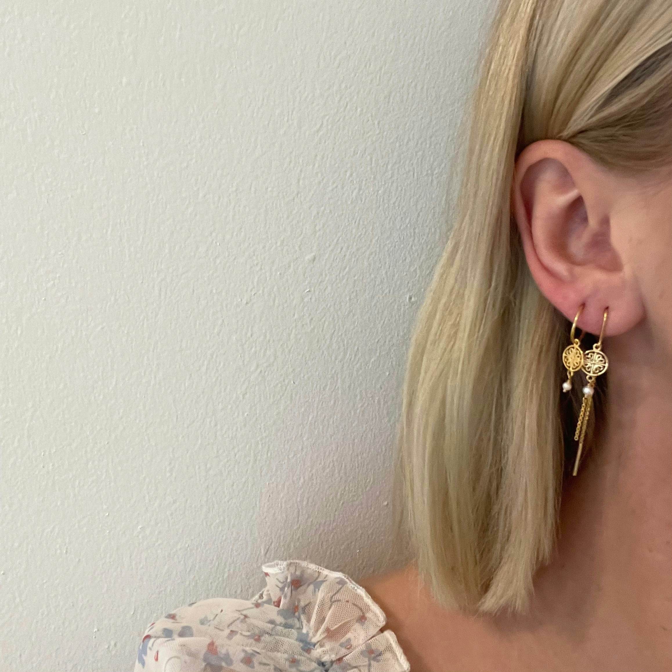 Balance Creol Earrings Pink fra Sistie i Forgylt-Sølv Sterling 925|Freshwater Pearl|Blank