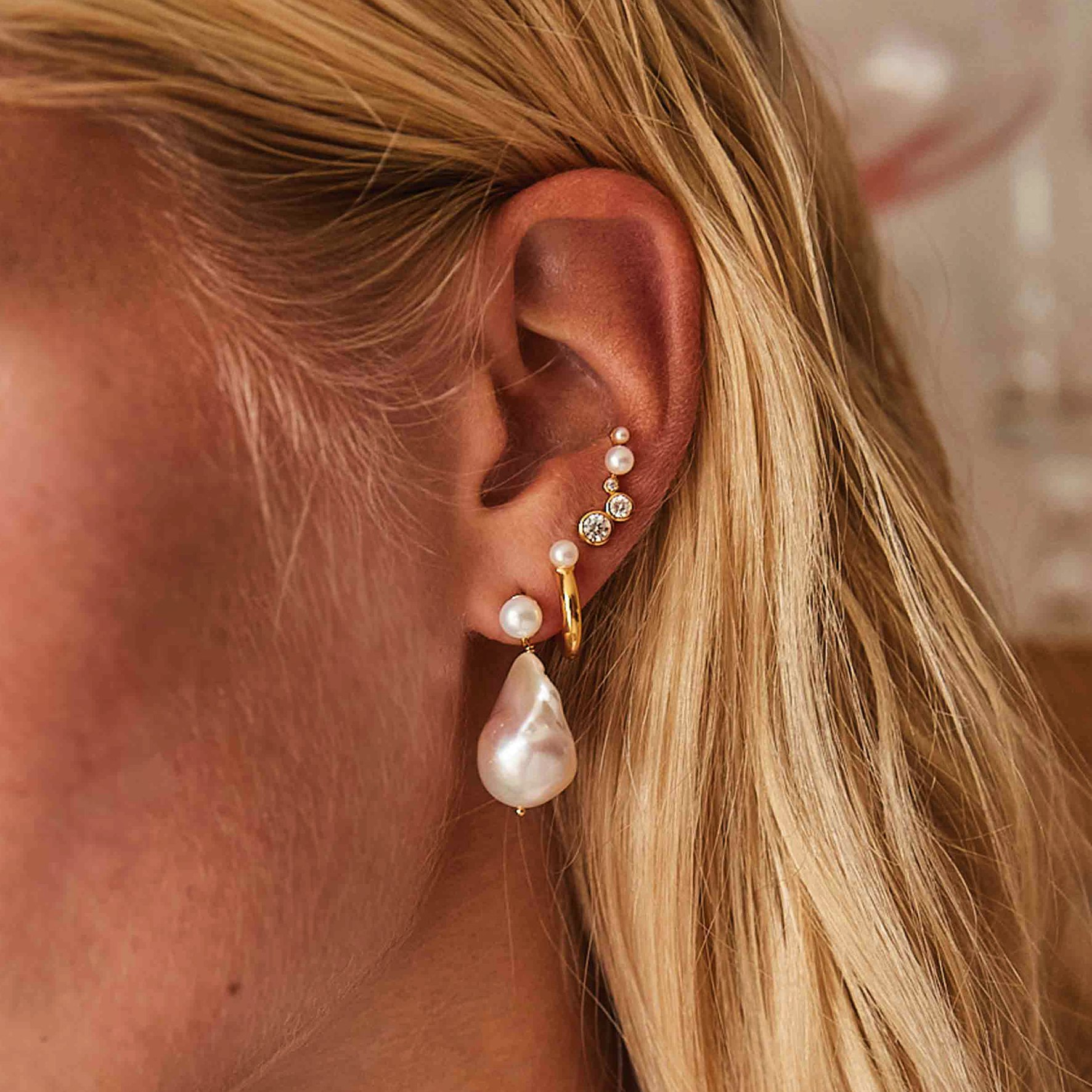 Agnes Pearl Earsticks