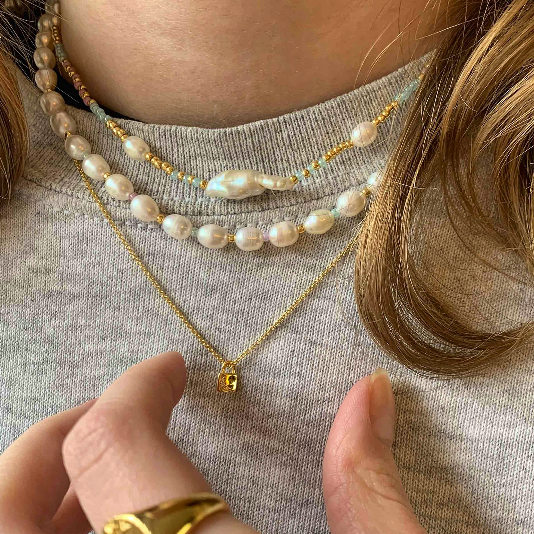 Pastel Pearl Necklace fra Hultquist Copenhagen i Forgylt-Sølv Sterling 925