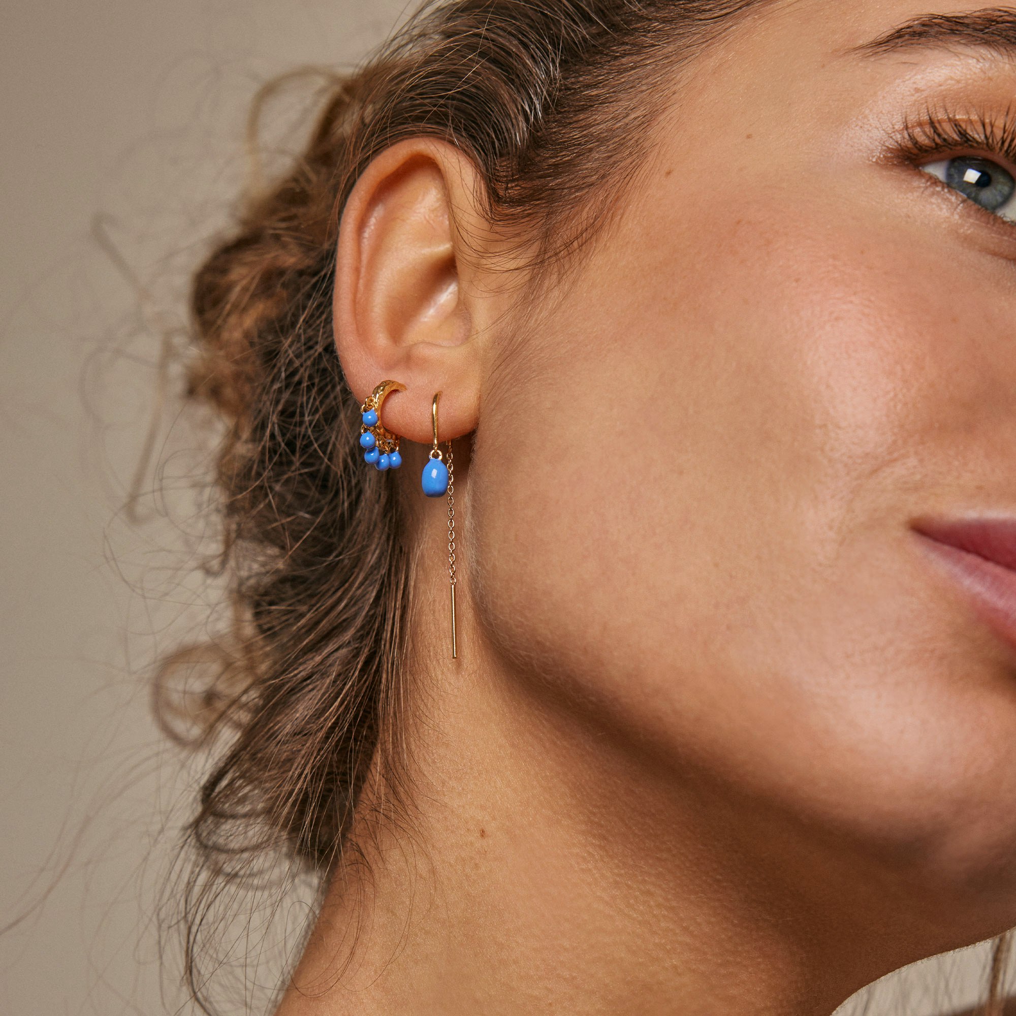 Eleanor Earrings Cornflower z Enamel Copenhagen v Pozlacené stříbro sterling 925
