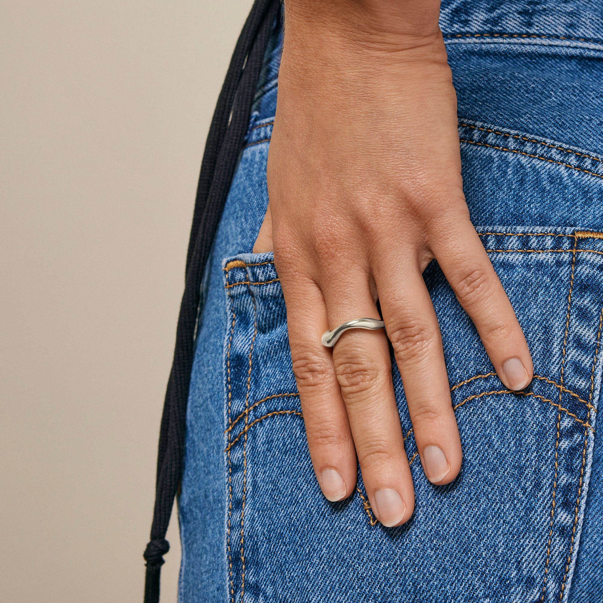 Agnete Small Ring z Enamel Copenhagen v Pozlacené stříbro sterling 925