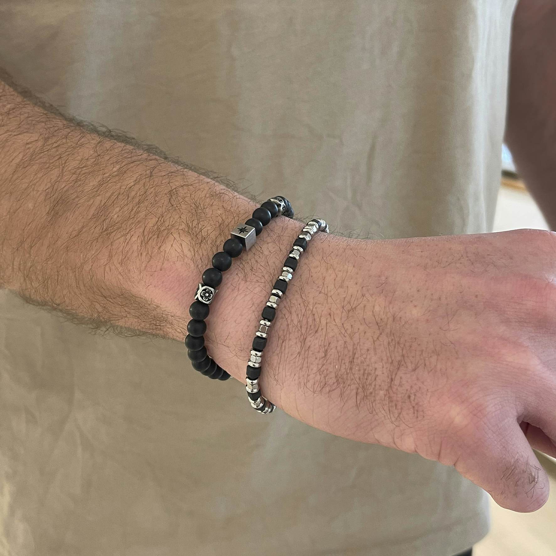 Nohr Bracelet Black Beads fra SAMIE i Rustfritt stål