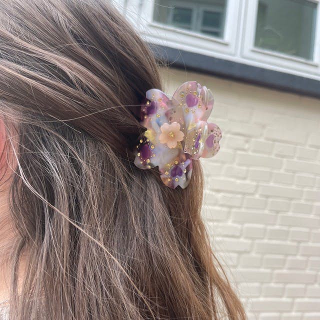 Ayana Orchid Hair Claw fra Maanesten i Acetat