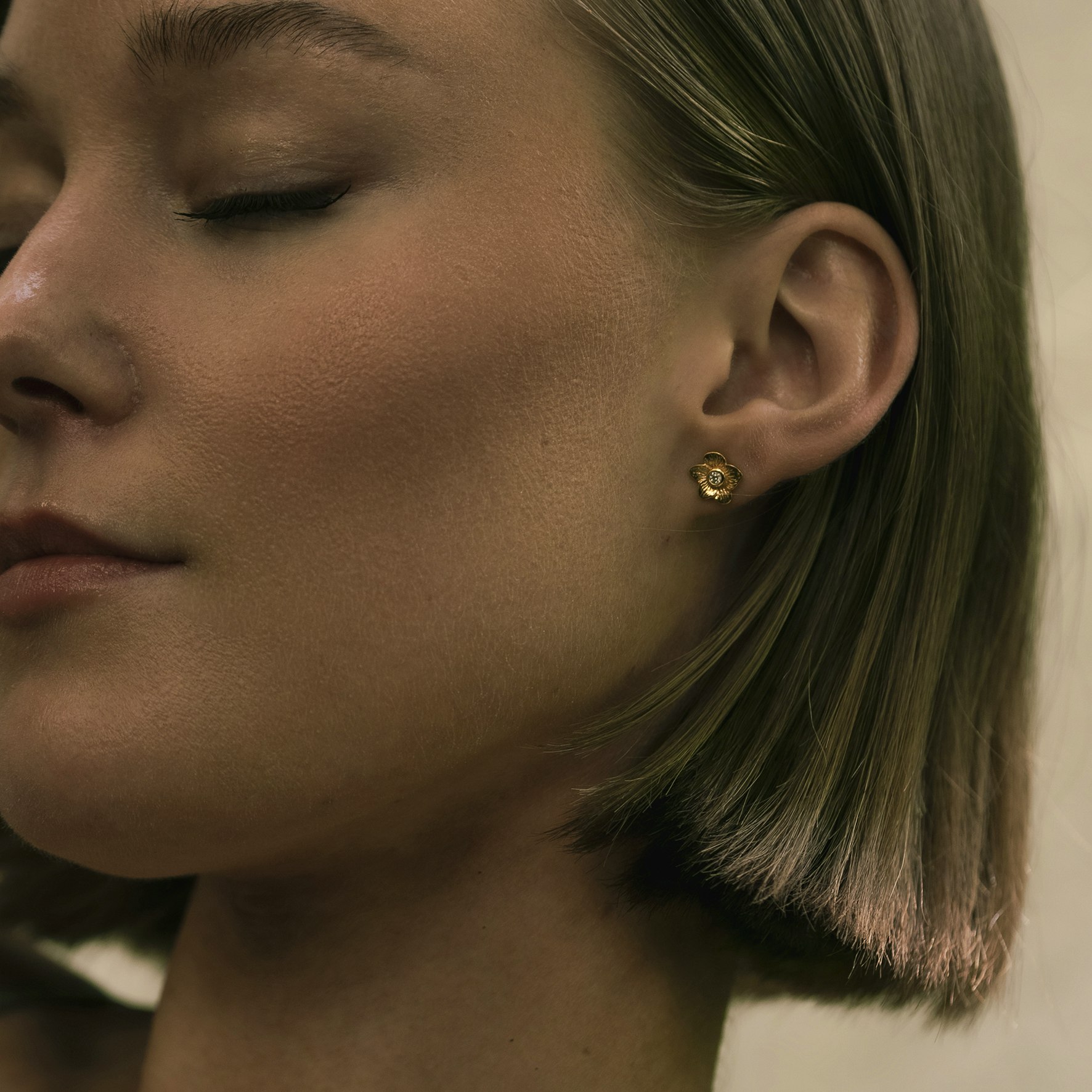 Rosa Earsticks fra Izabel Camille i Forgyldt-Sølv Sterling 925