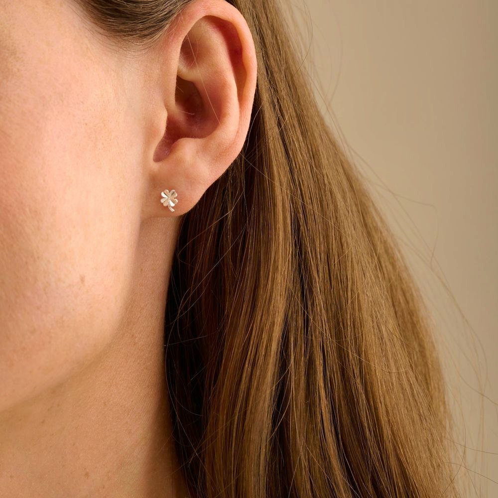 Mini Clover Earsticks fra Pernille Corydon i Forgyldt-Sølv Sterling 925