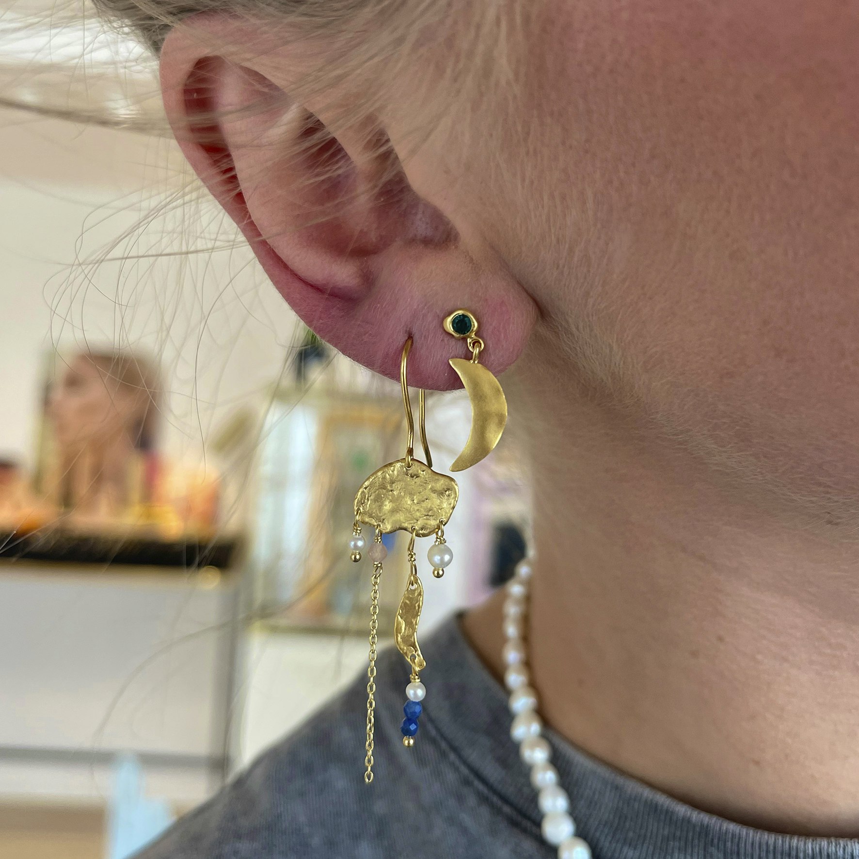Long Gold Splash Earring – Chain & Color Pop fra STINE A Jewelry i Forgyldt-Sølv Sterling 925