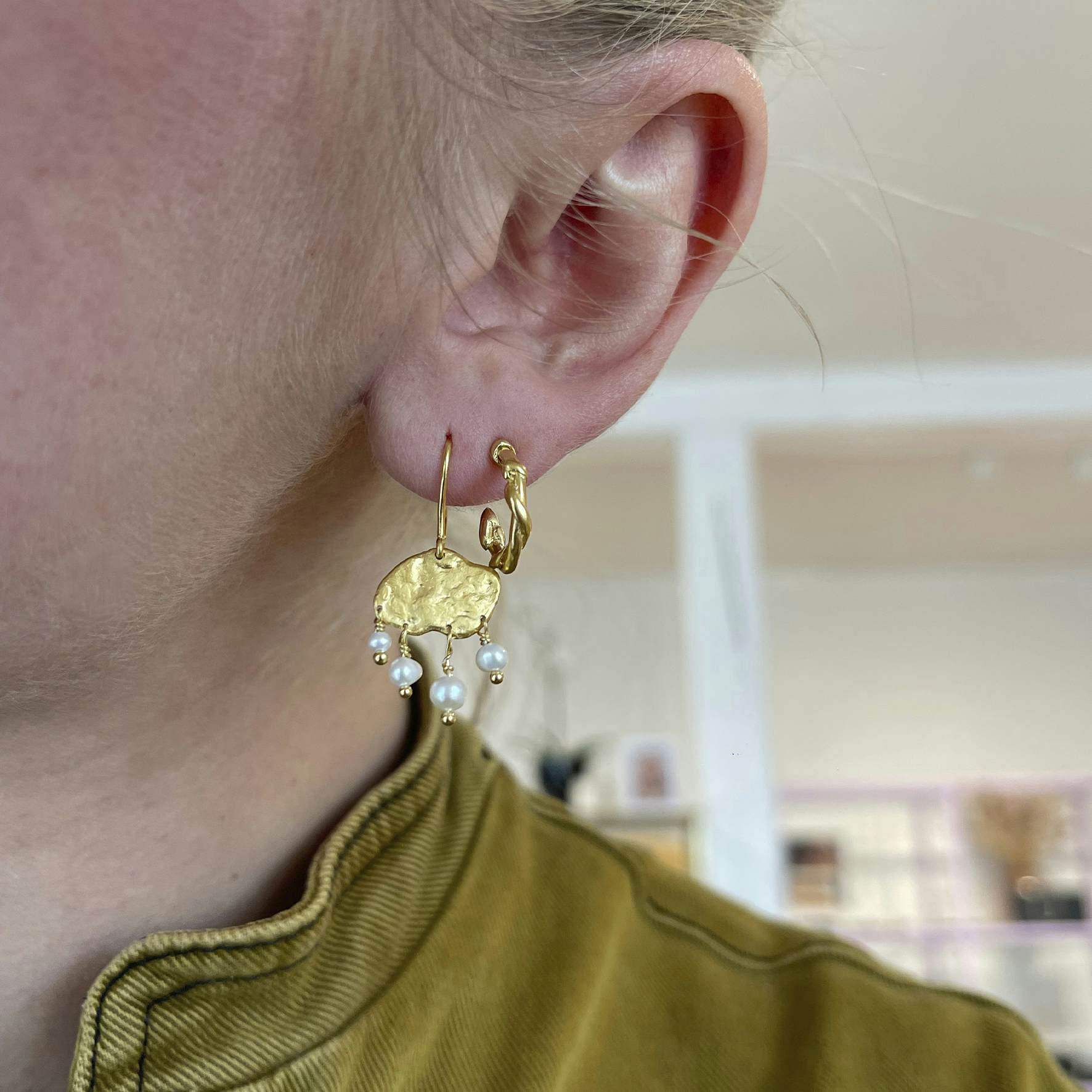 Big Gold Splash Earring – Elegant Pearls fra STINE A Jewelry i Forgylt-Sølv Sterling 925