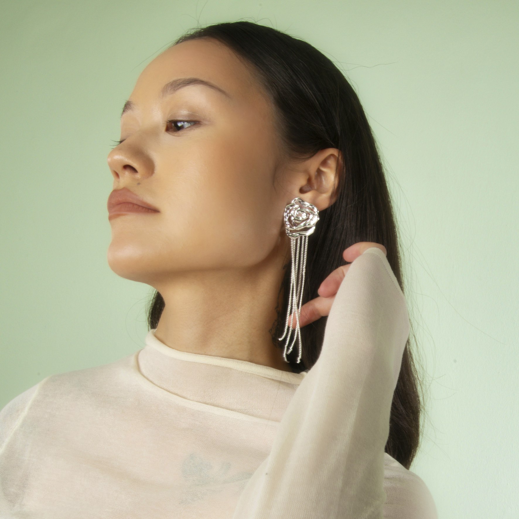 Rose Chain Earring Left fra Jane Kønig i Sølv Sterling 925