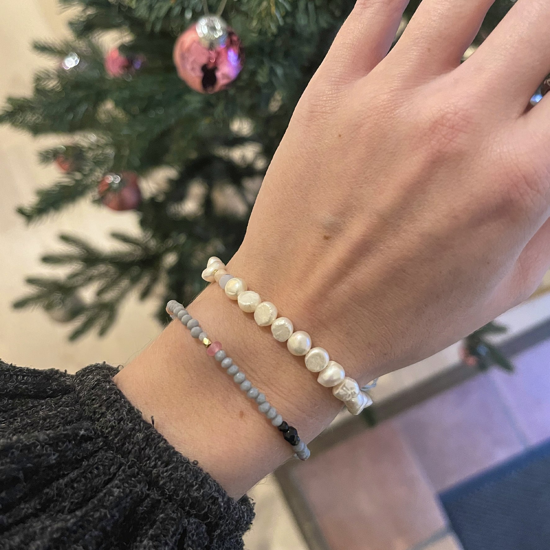 Perlie Creme Bracelet With Blue & Pink Stone