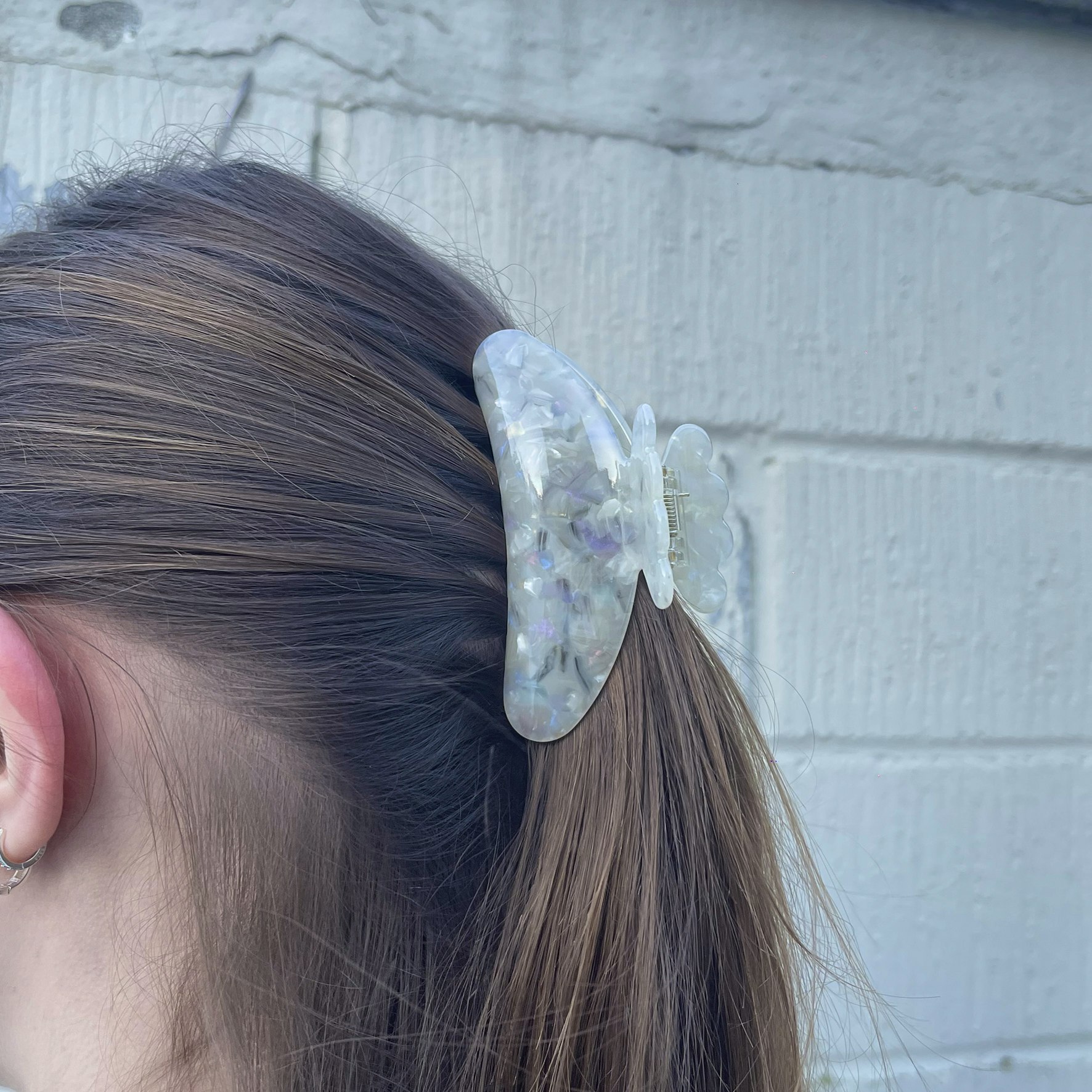 Esther Butterfly Hairclaw Light Beige