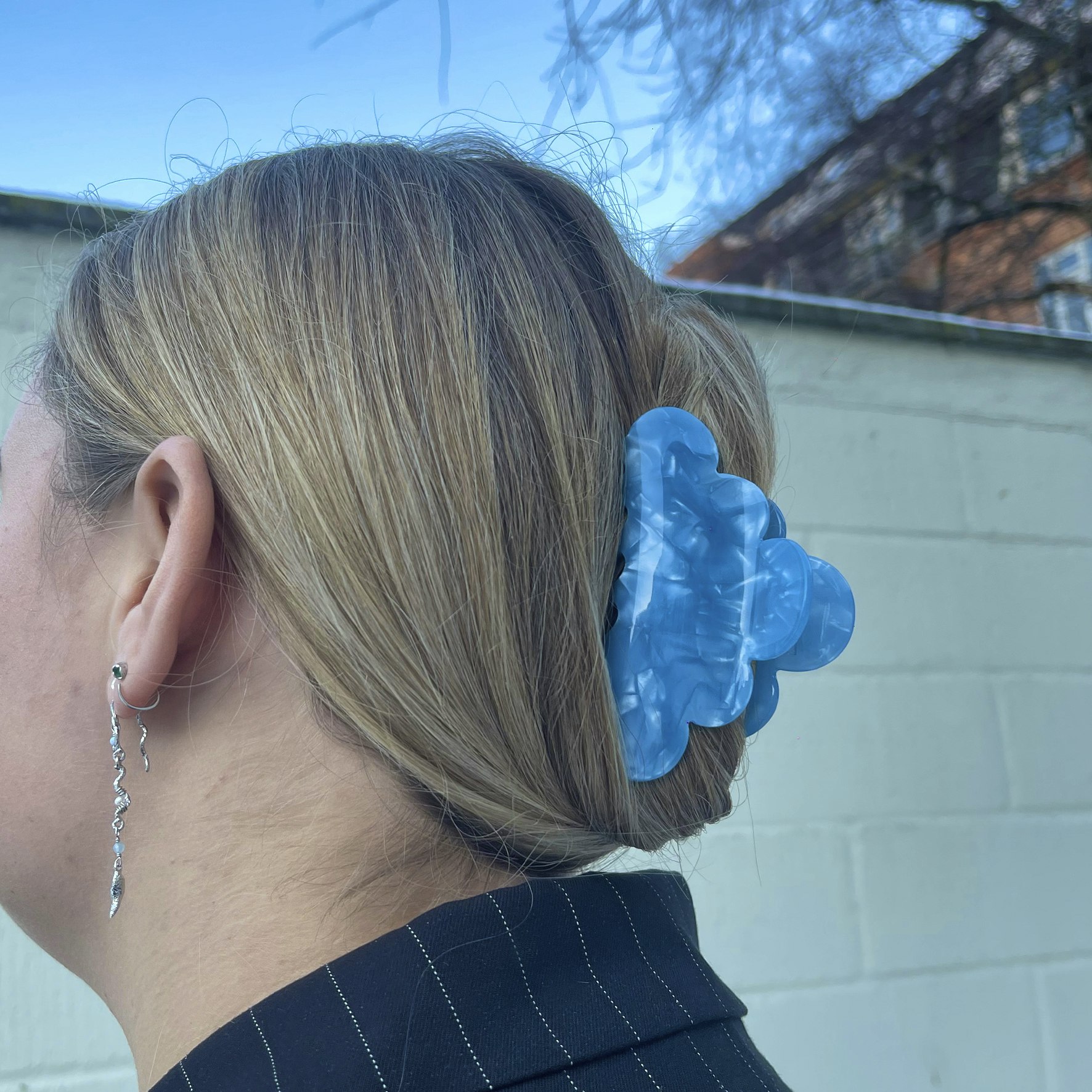 Dreamy Hairclaw Blue van A-Hjort Jewellery in Acetaat