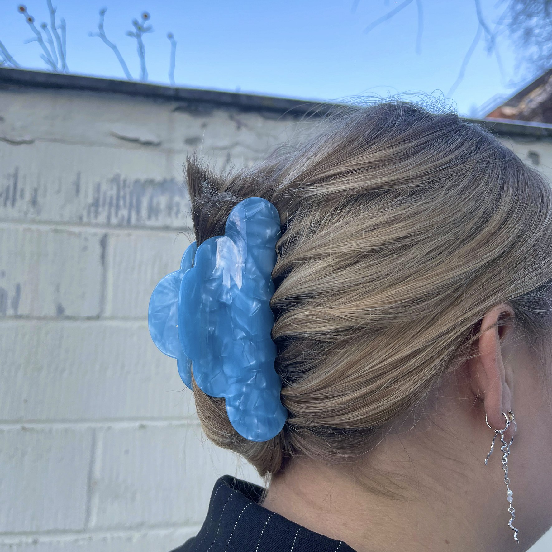 Heavenly Hairclaw Blue van A-Hjort Jewellery in Acetaat