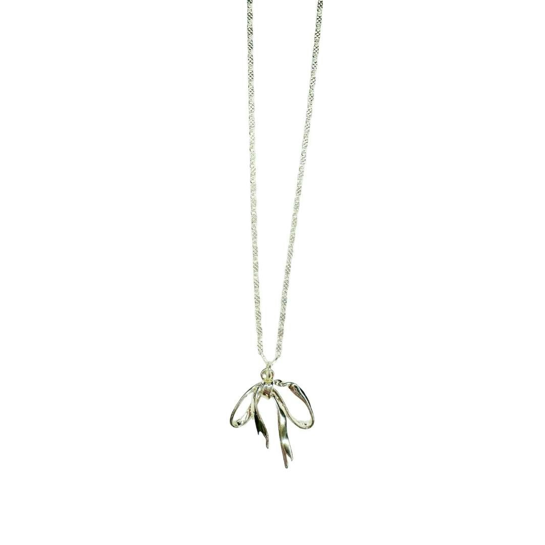 Ribbon Necklace