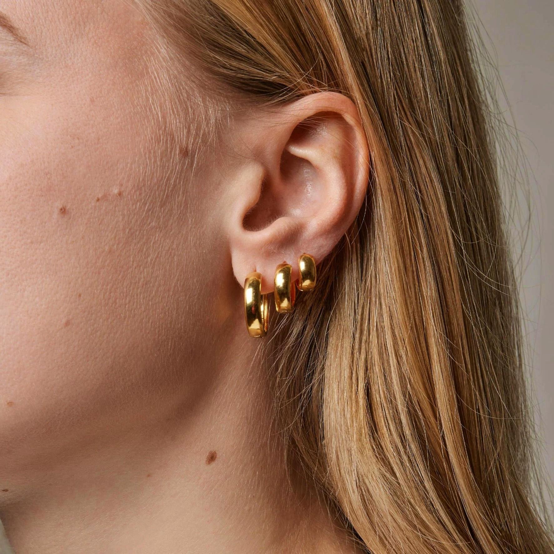 Classic Wide Hoops 15 mm Enamel Copenhagen:stä Kullattu-hopea Sterling 925:ssä}