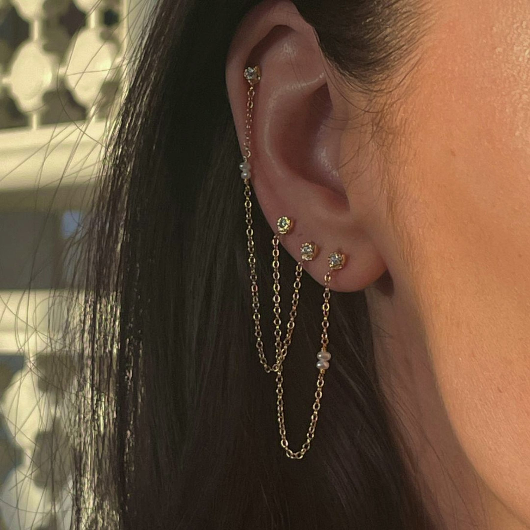 Twin Flow Earring With Stones, Chain & Pearls fra STINE A Jewelry i Forgyldt-Sølv Sterling 925