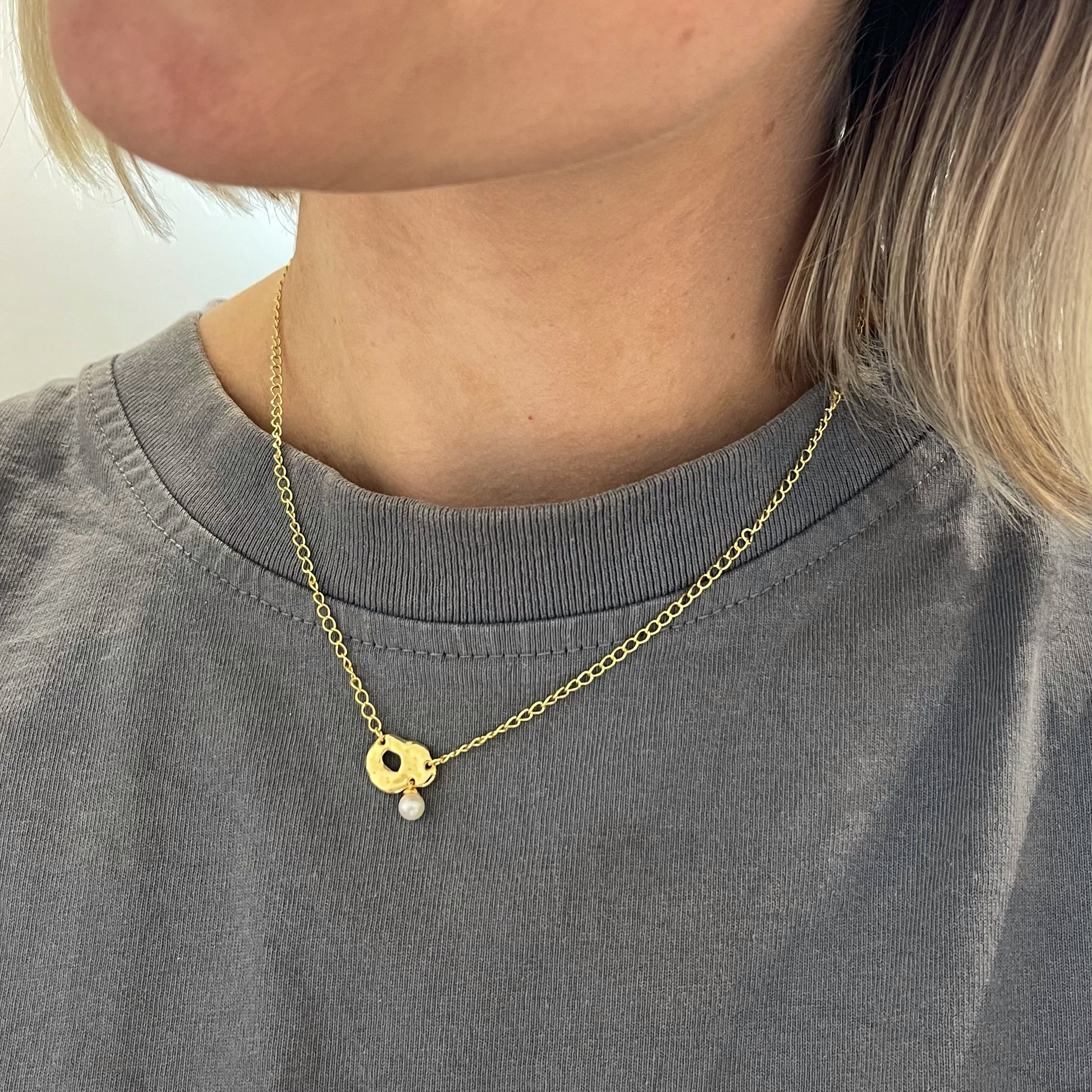 Space Necklace z Jane Kønig v Pozlacené stříbro sterling 925