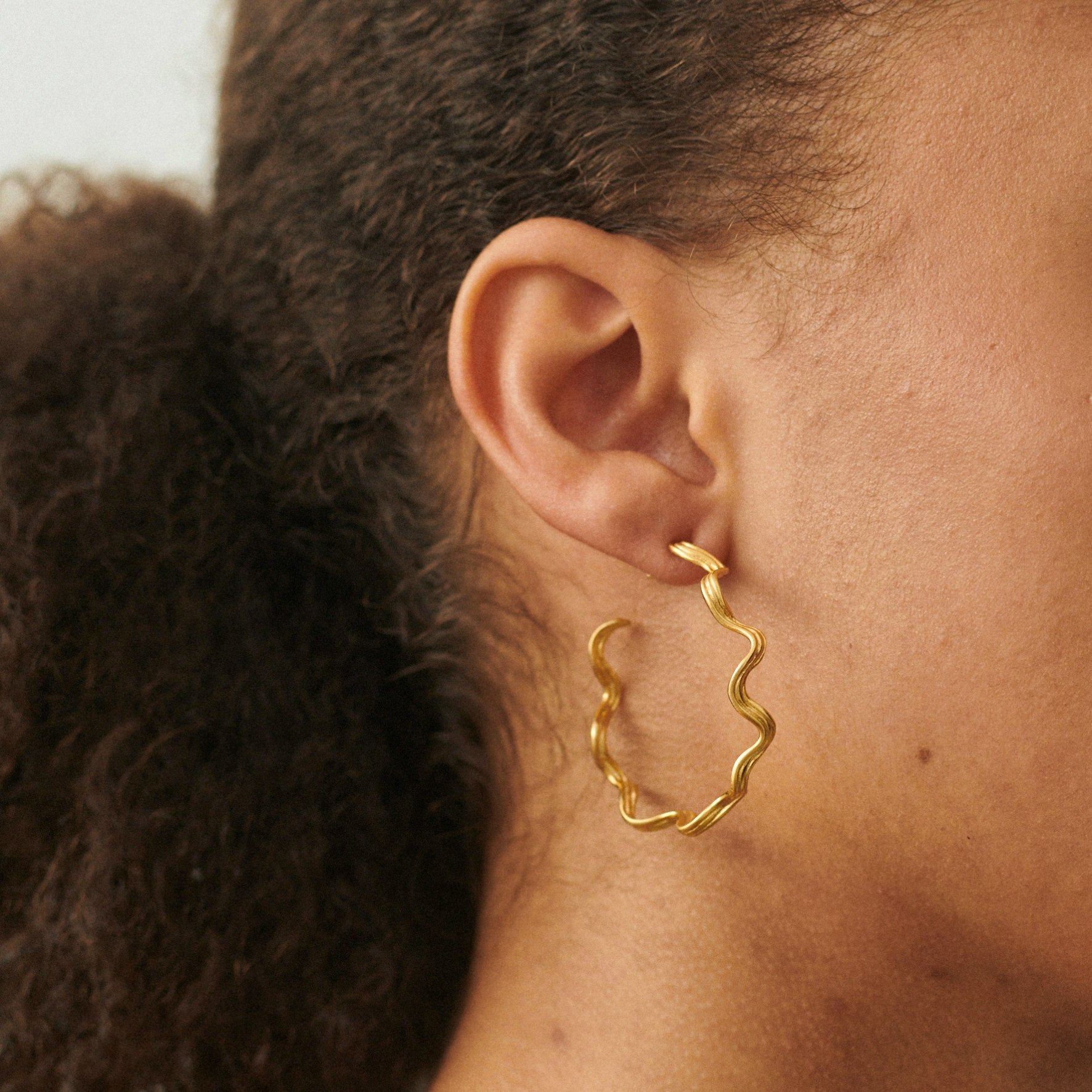 Large Hellir Hoops fra Pernille Corydon i Sølv Sterling 925