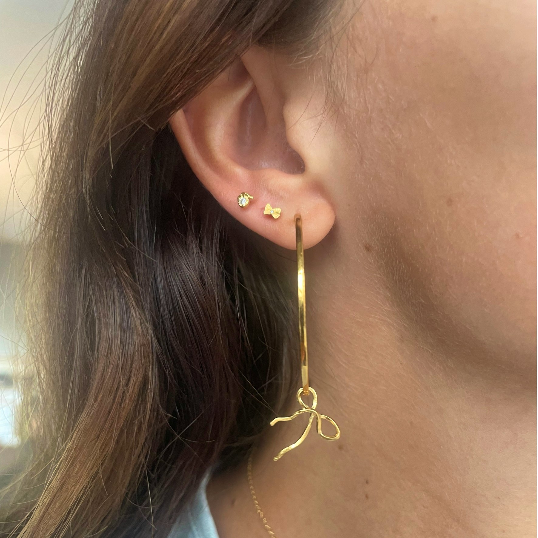 Tres Petit Bow Earring fra STINE A Jewelry i Forgyldt-Sølv Sterling 925