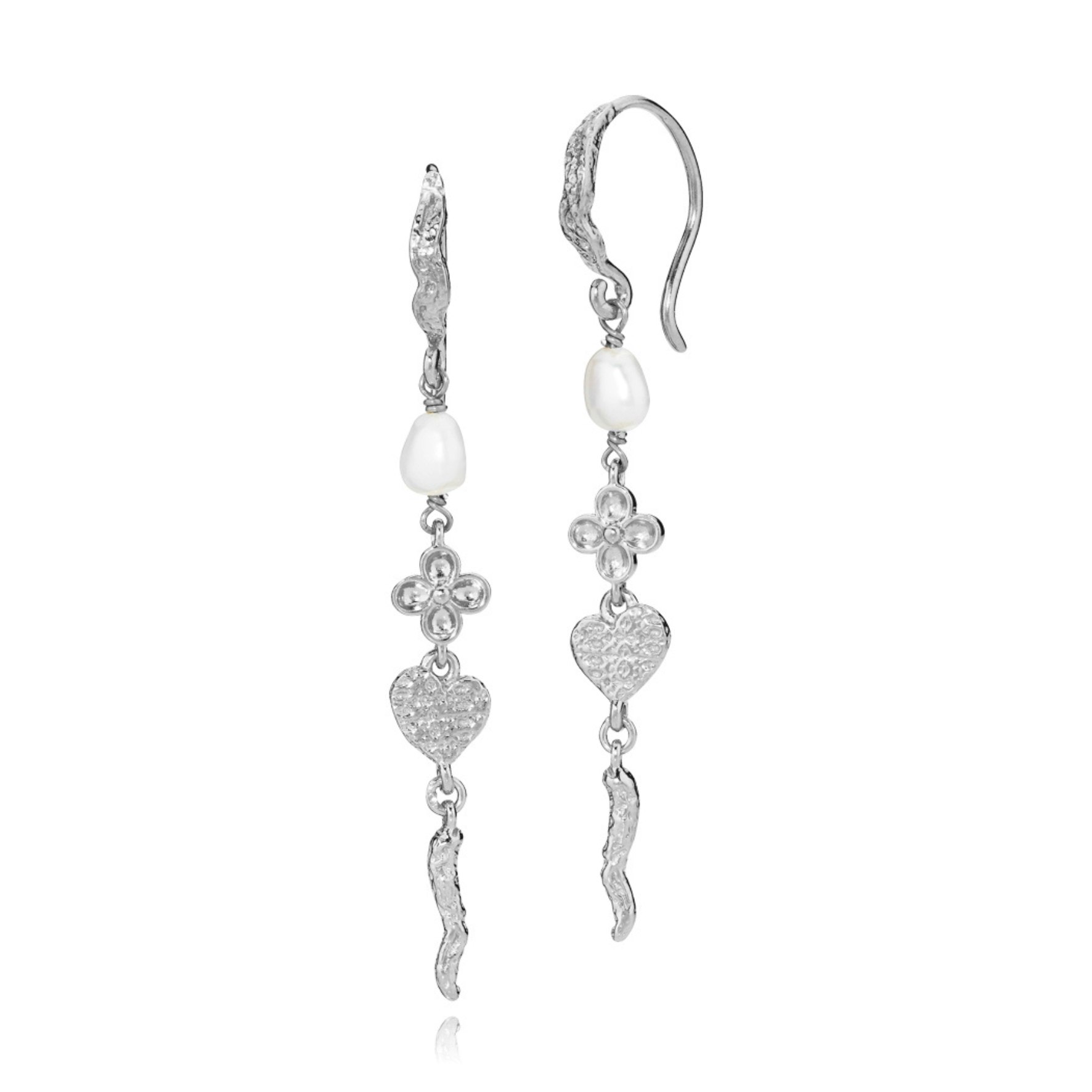 Romance Long Earrings With Freshwater Pearls fra Izabel Camille i Sølv Sterling 925