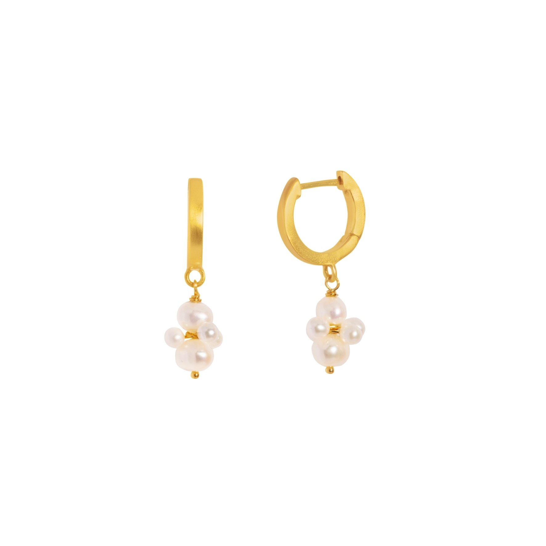 Pearl Cluster Hoops fra byBiehl i Forgyldt-Sølv Sterling 925