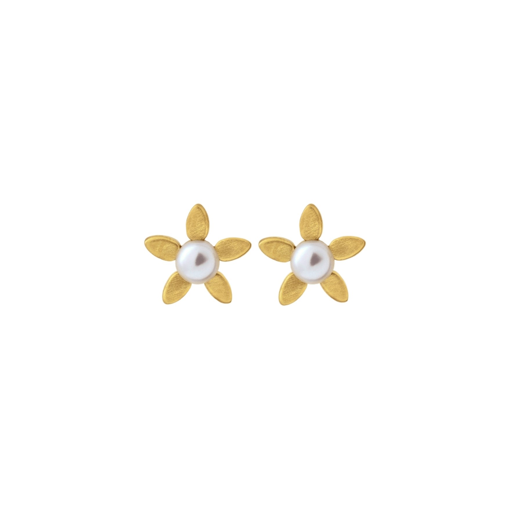 Forget-Me-Not Pearl Studs von byBiehl in Vergoldet-Silber Sterling 925