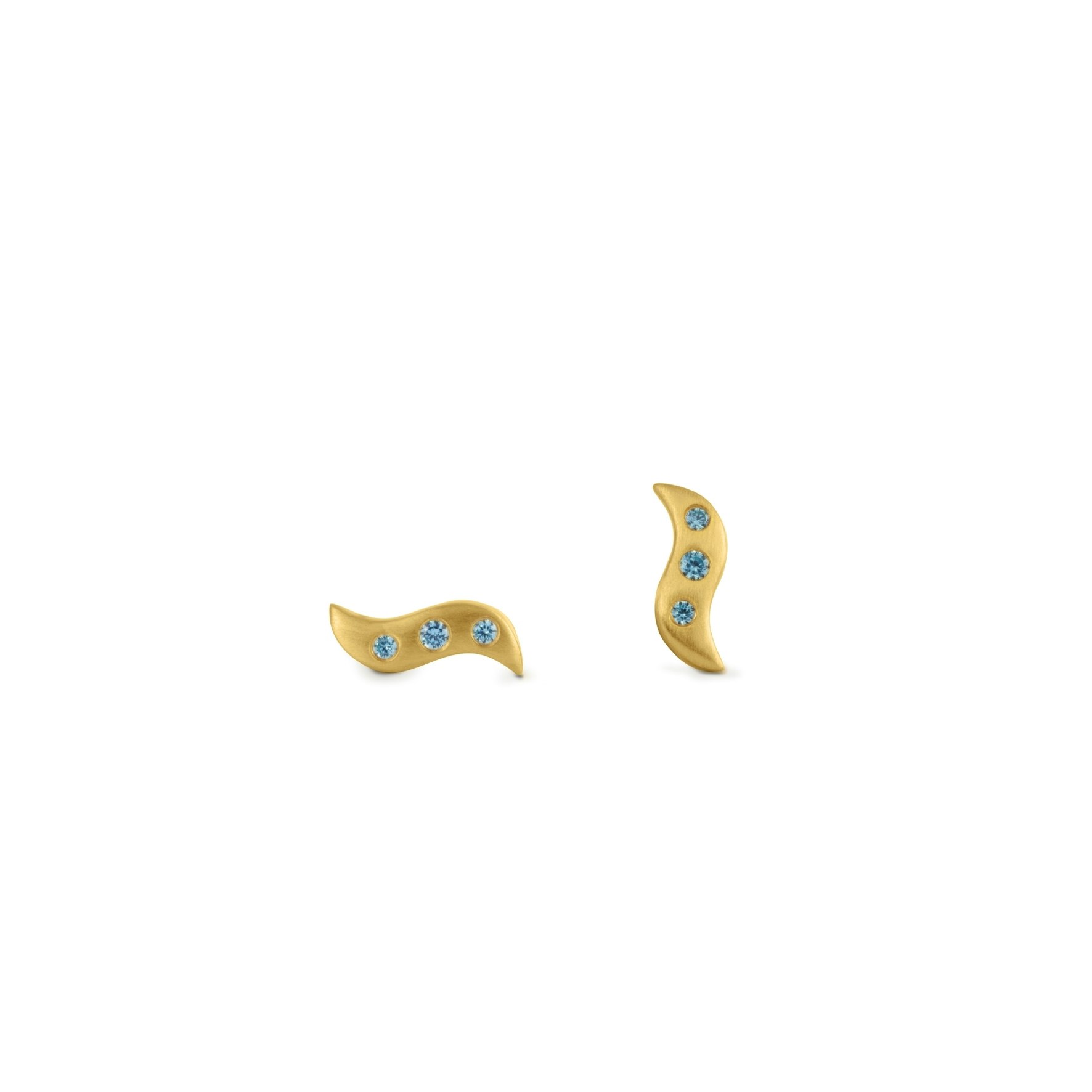 Wave Studs Blue från byBiehl i Förgyllt-Silver Sterling 925