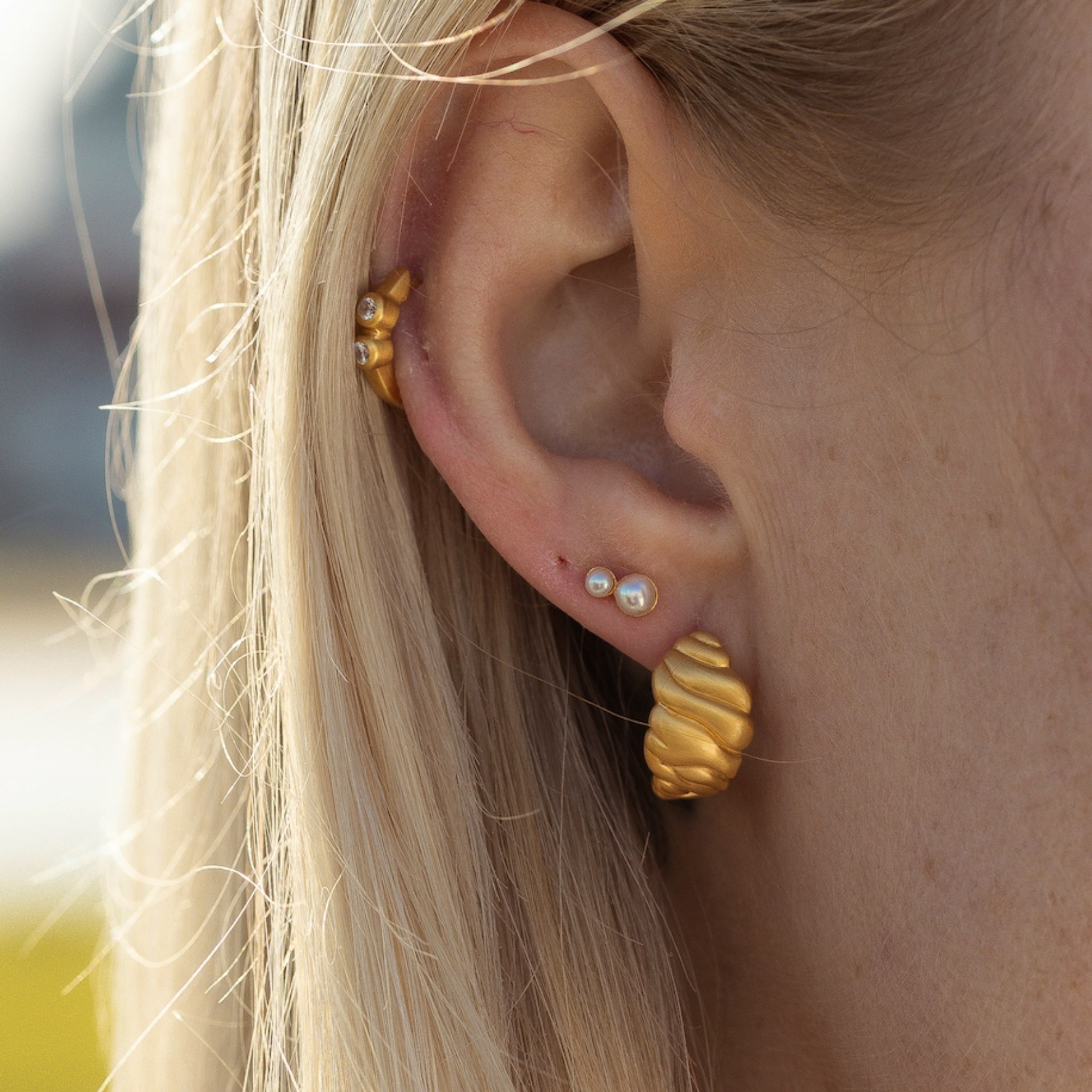 Pearl Double Studs fra byBiehl i Sølv Sterling 925