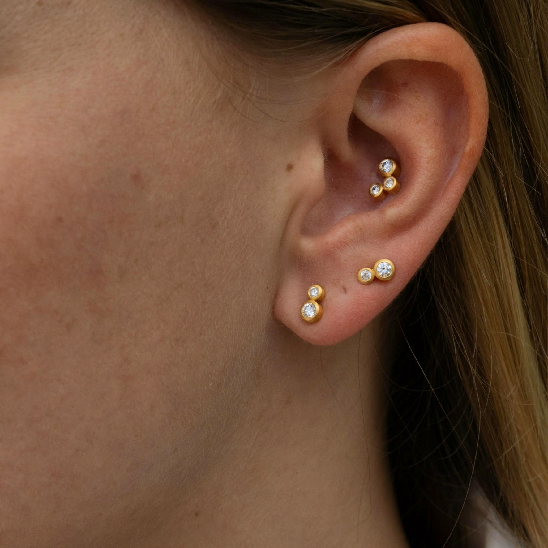 Stardust Studs 2 fra byBiehl i Forgyldt-Sølv Sterling 925