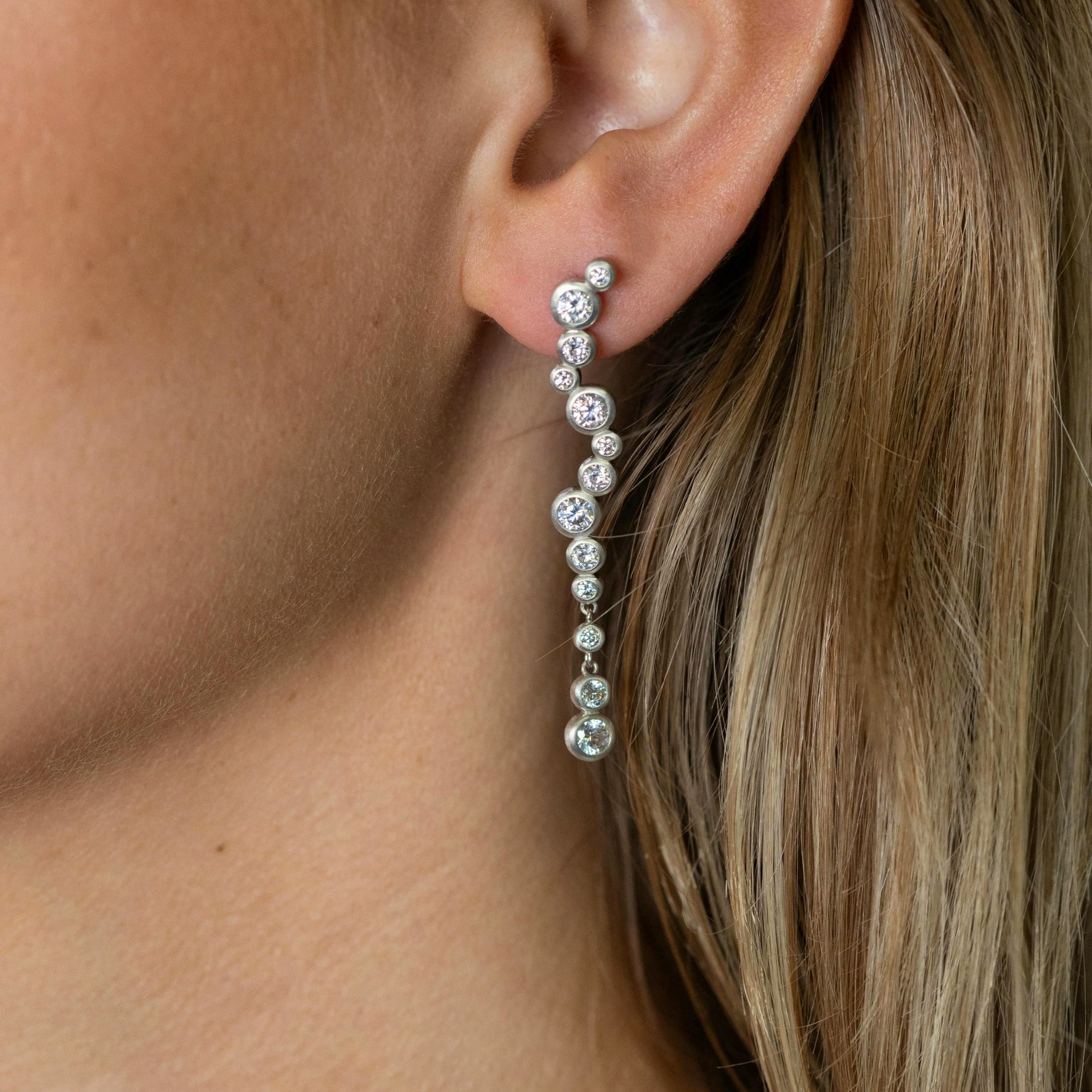 Stardust Earrings Long fra byBiehl i Sølv Sterling 925