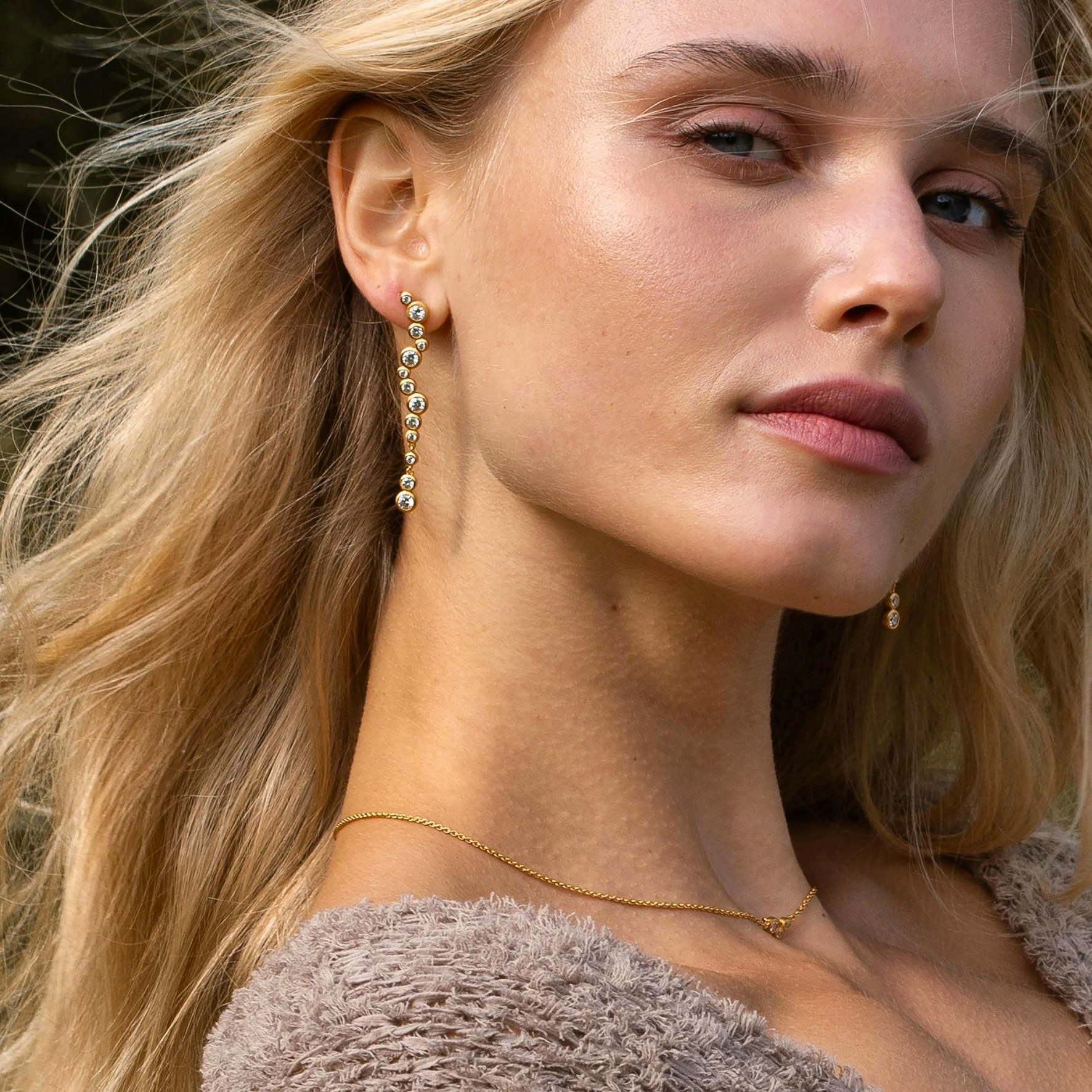 Stardust Earrings Long fra byBiehl i Sølv Sterling 925