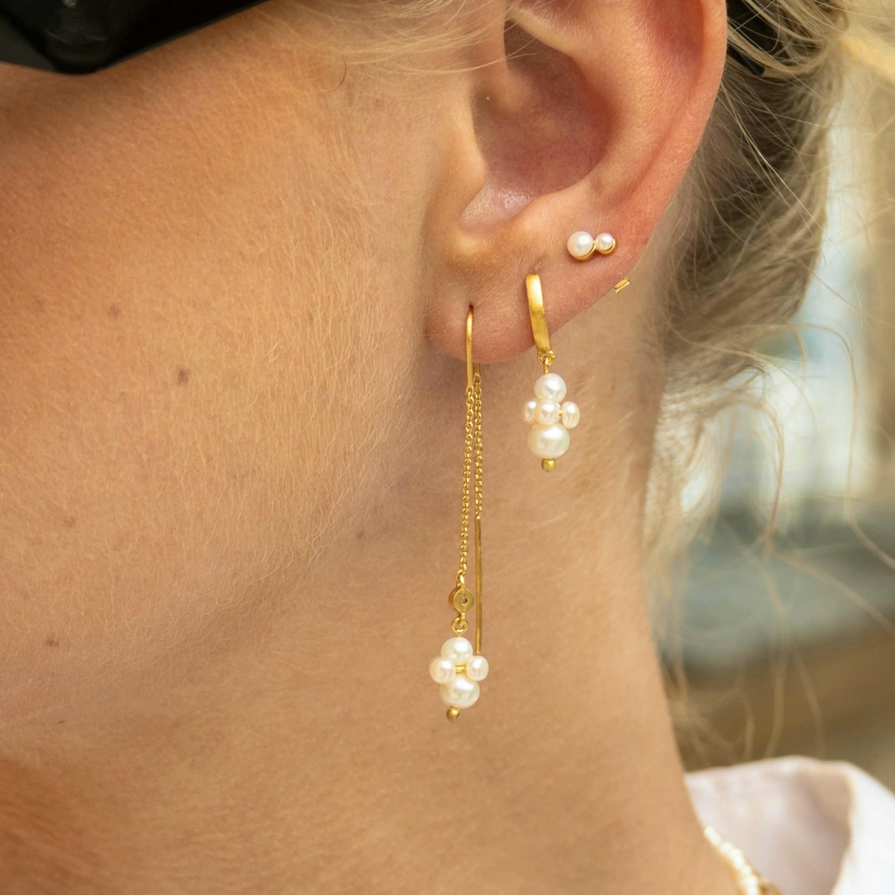 Pearl Cluster Dangling Earrings de byBiehl dans Argent Sterling 925