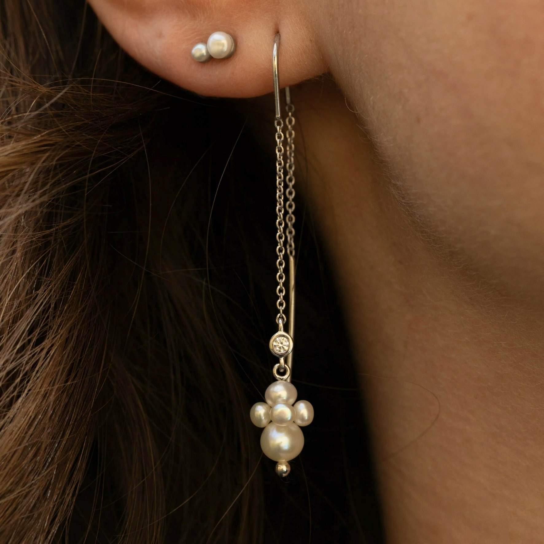 Pearl Cluster Dangling Earrings de byBiehl dans Argent Sterling 925