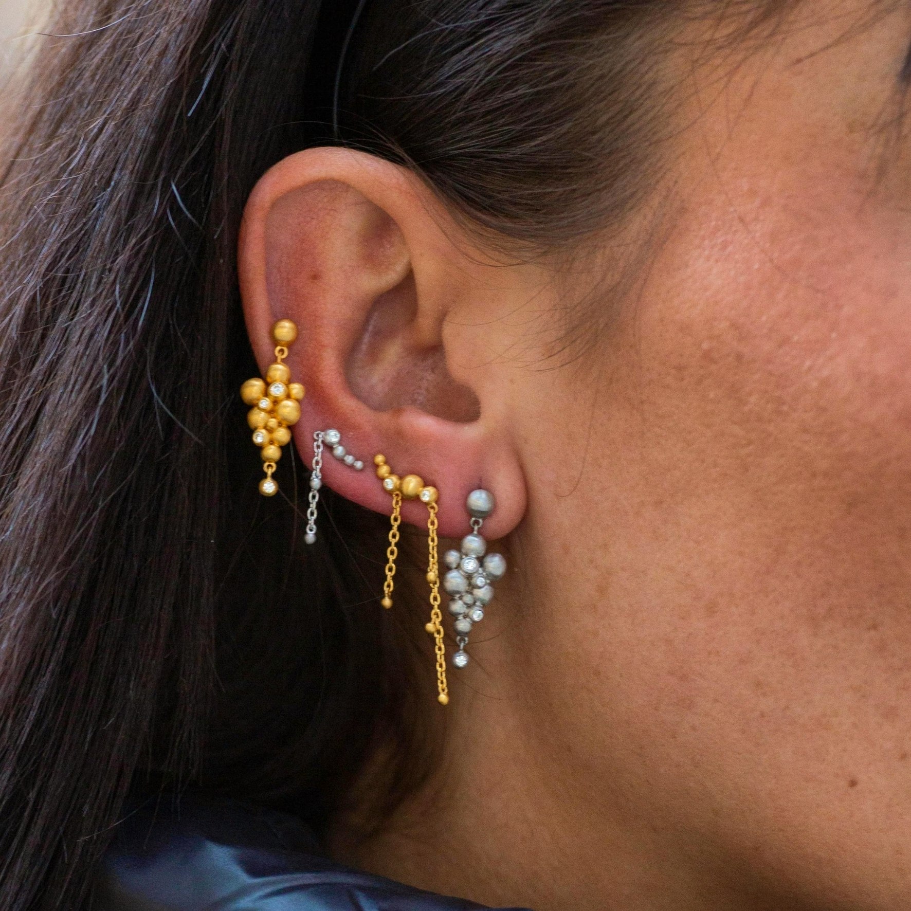 Pebbles Earclimber Strings fra byBiehl i Sølv Sterling 925