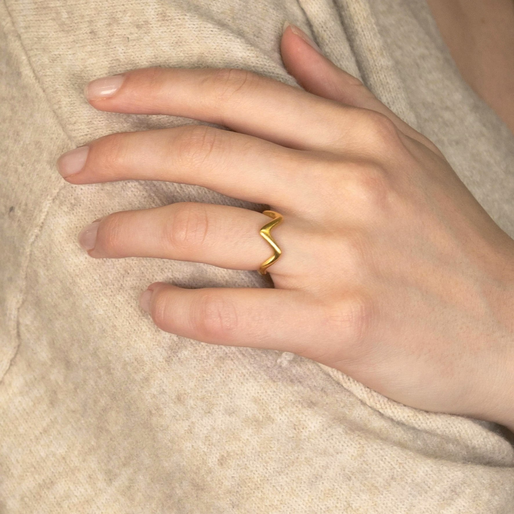 Wave Ring Small fra byBiehl i Sølv Sterling 925
