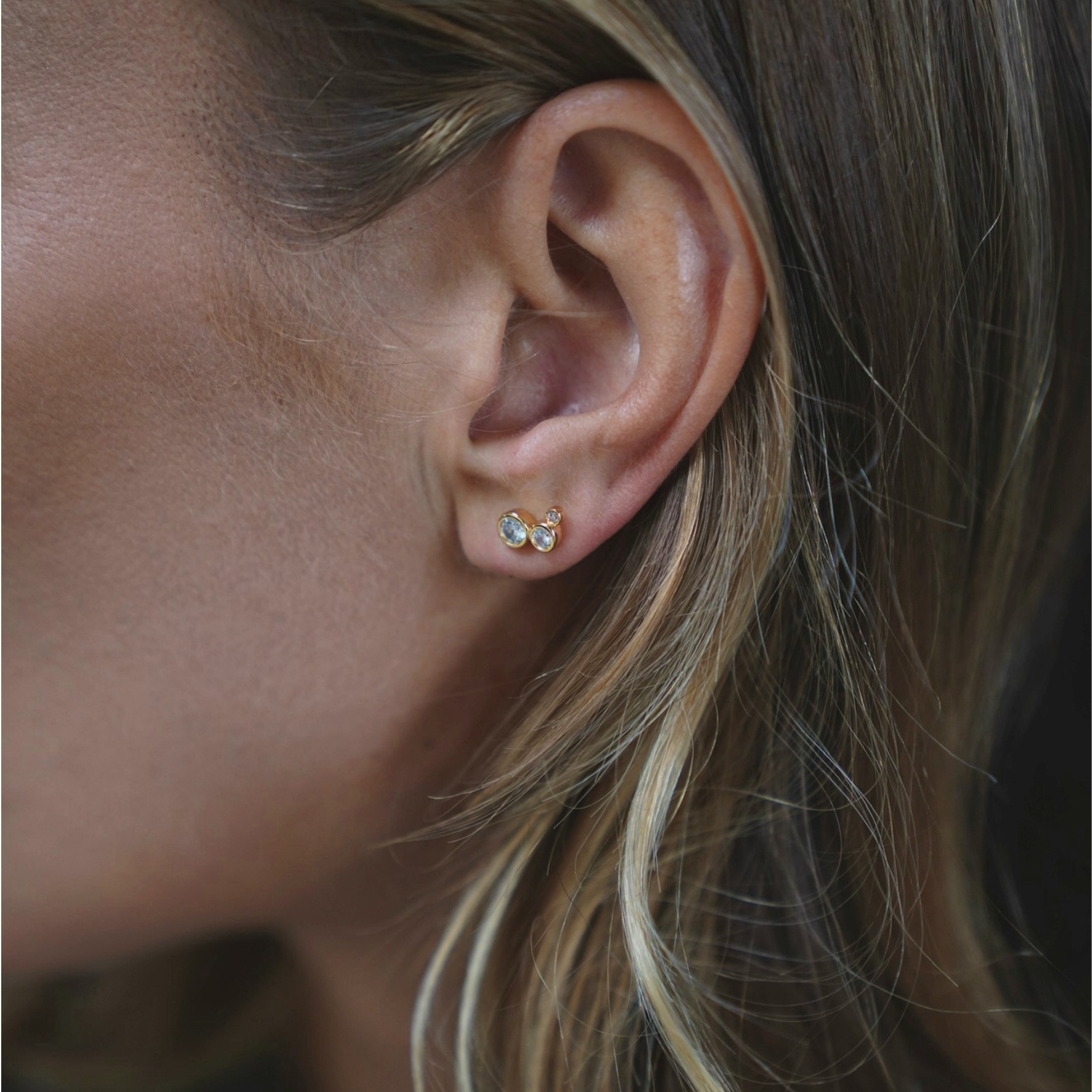 Magnolia Crossaint Earrings fra Hultquist Copenhagen i Forgyldt-Sølv Sterling 925