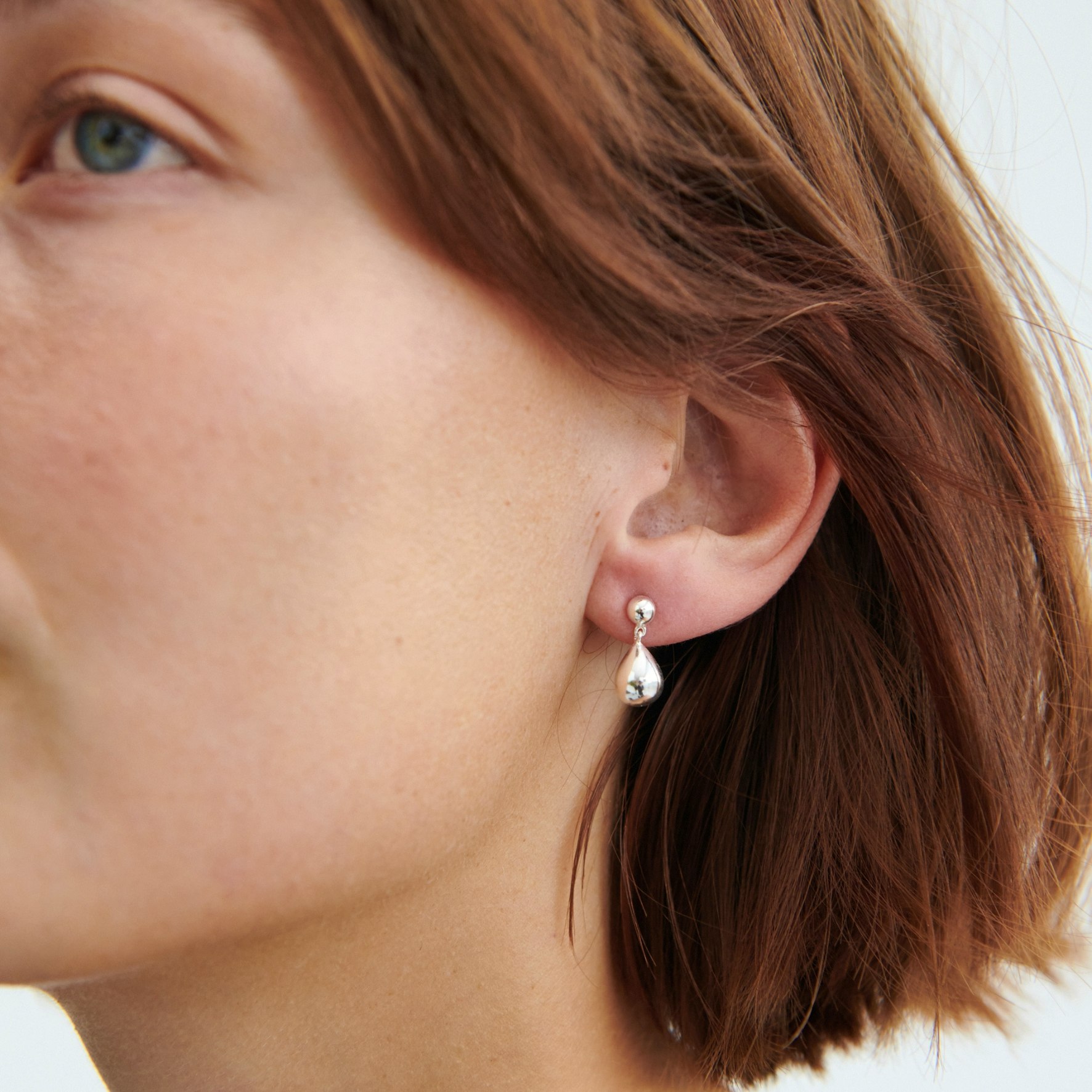 Driplet Earrings od Pernille Corydon w Srebro próby 925.