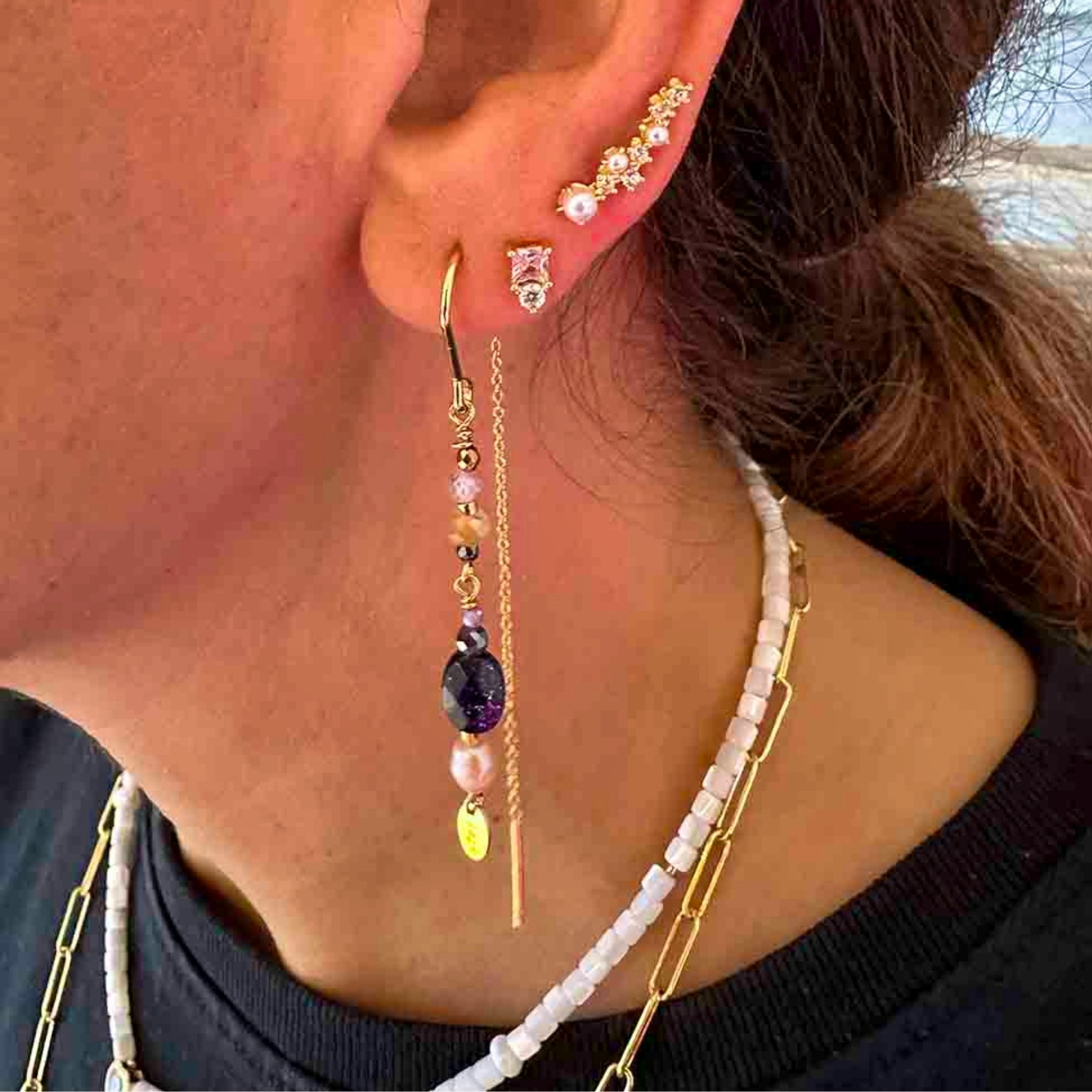Kikki Black Earchains fra Nuni Copenhagen i Forgylt-Sølv Sterling 925