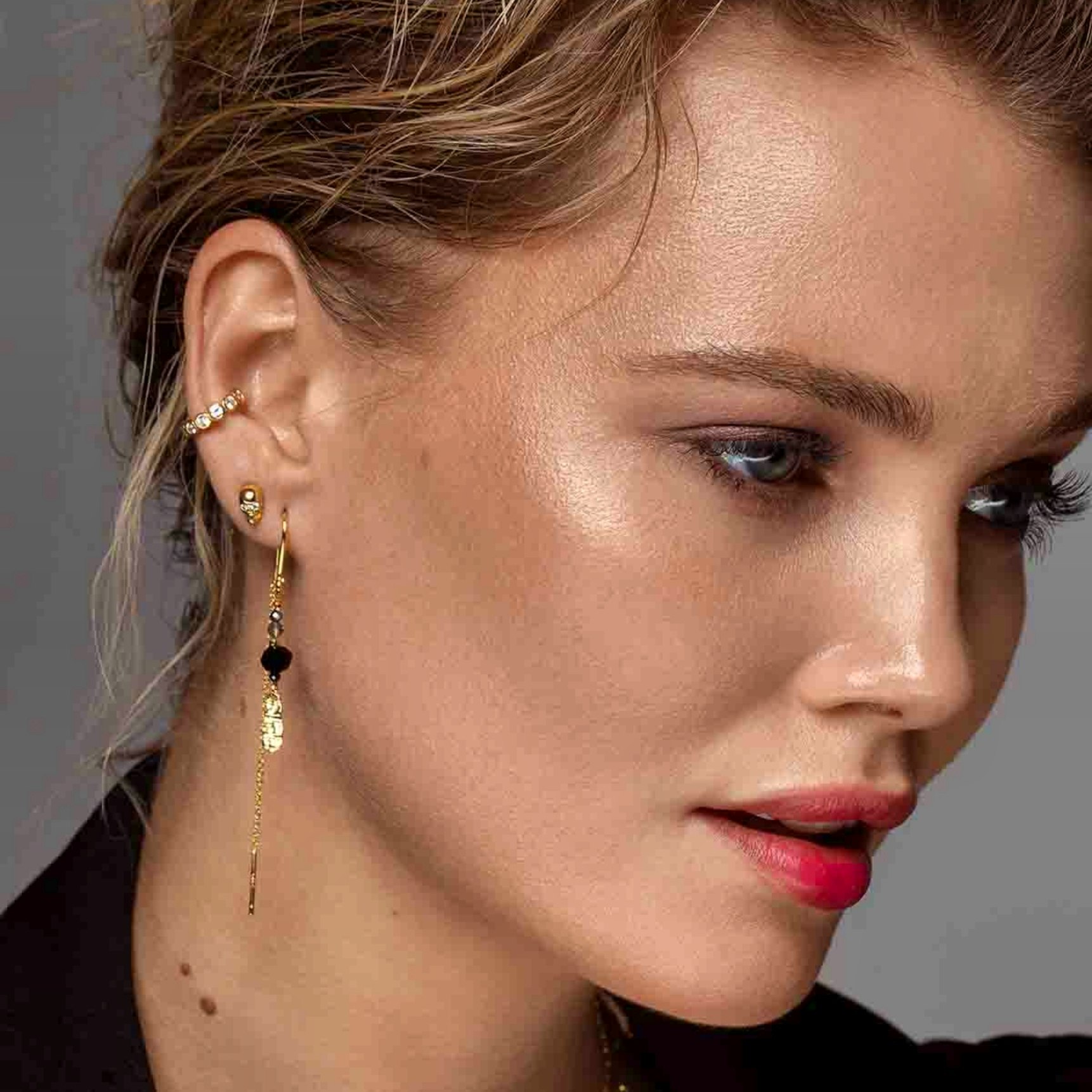 Alma Black Earchains