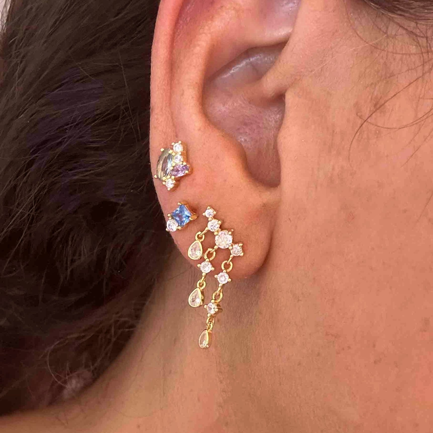 Serena Blue Earsticks fra Nuni Copenhagen i Forgylt-Sølv Sterling 925