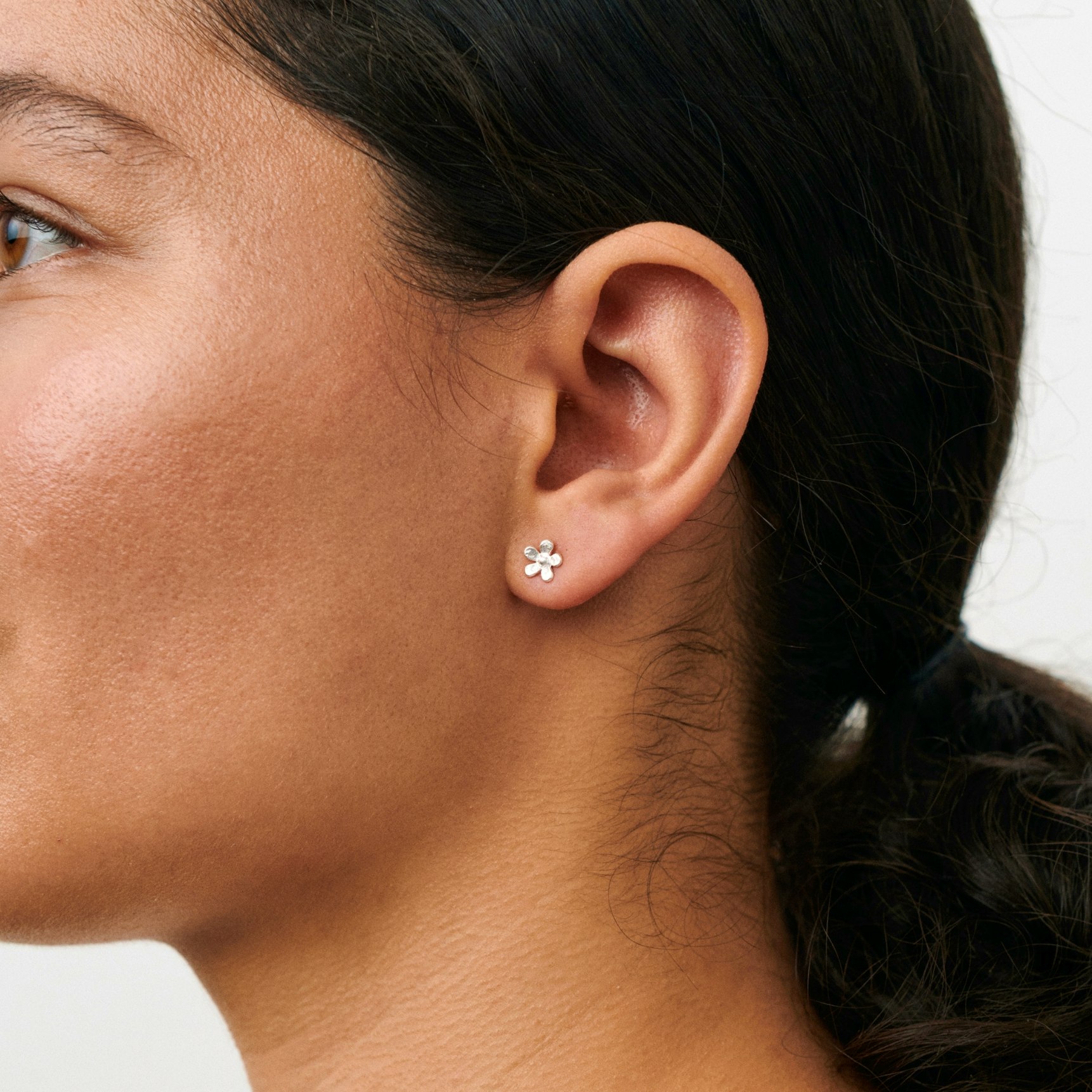 Mini Wild Poppy Earsticks fra Pernille Corydon i Sølv Sterling 925