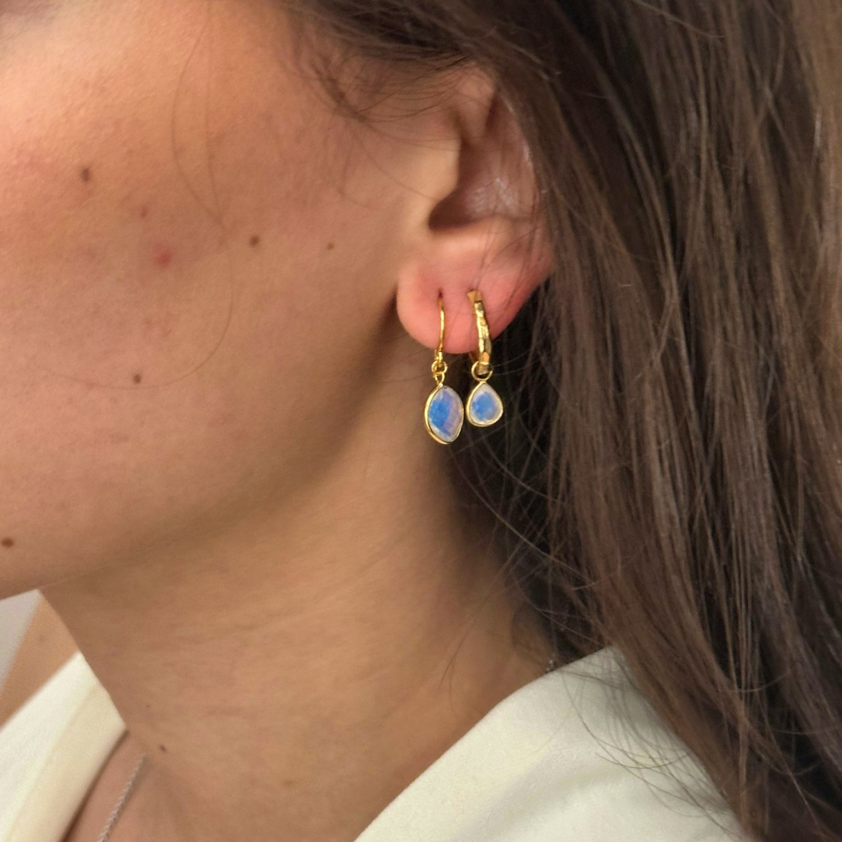 Sara Rainbow Earrings fra Izabel Camille i Forgylt-Sølv Sterling 925