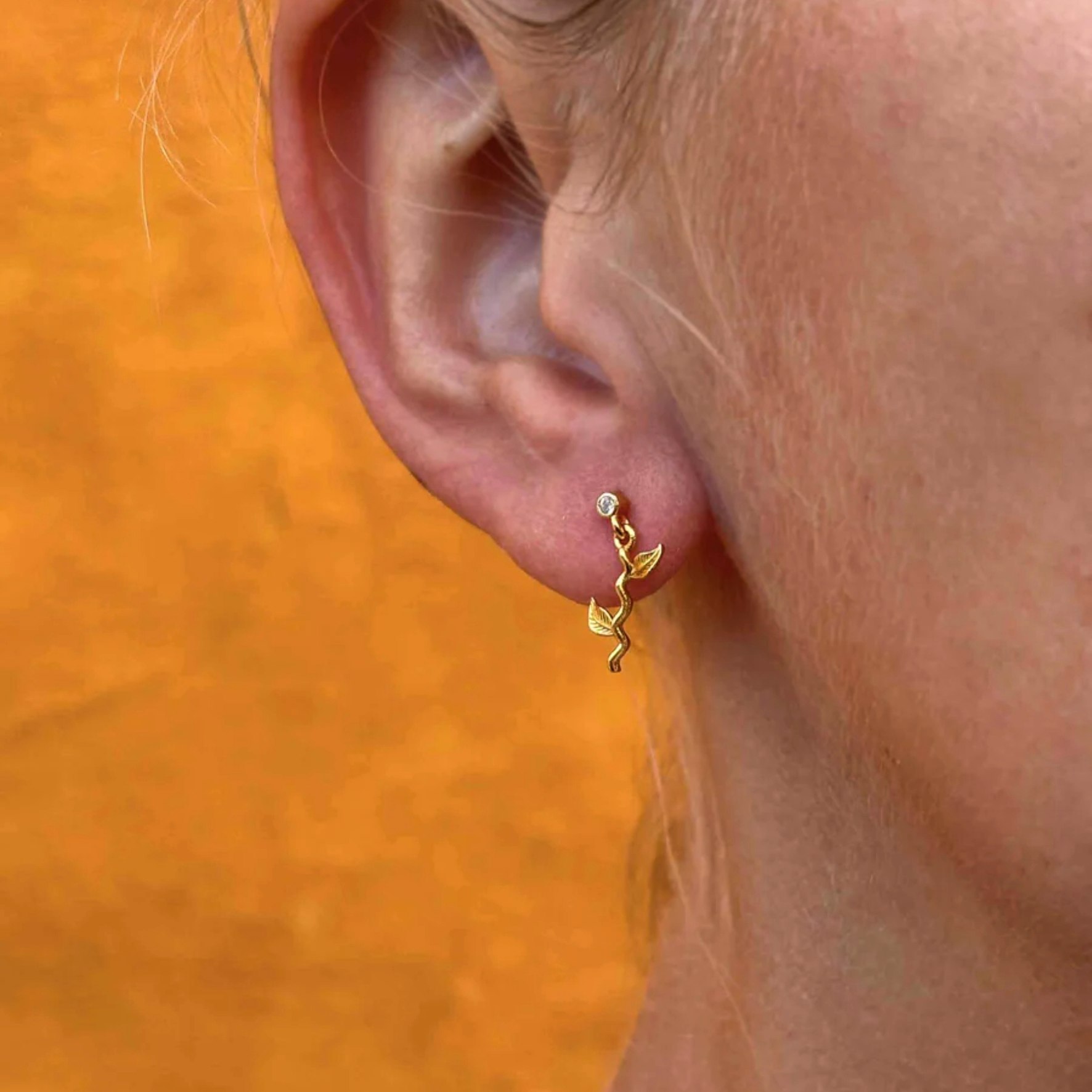 Marigold Petite Earrings de Hultquist Copenhagen dans Plaqué or-Argent Sterling 925