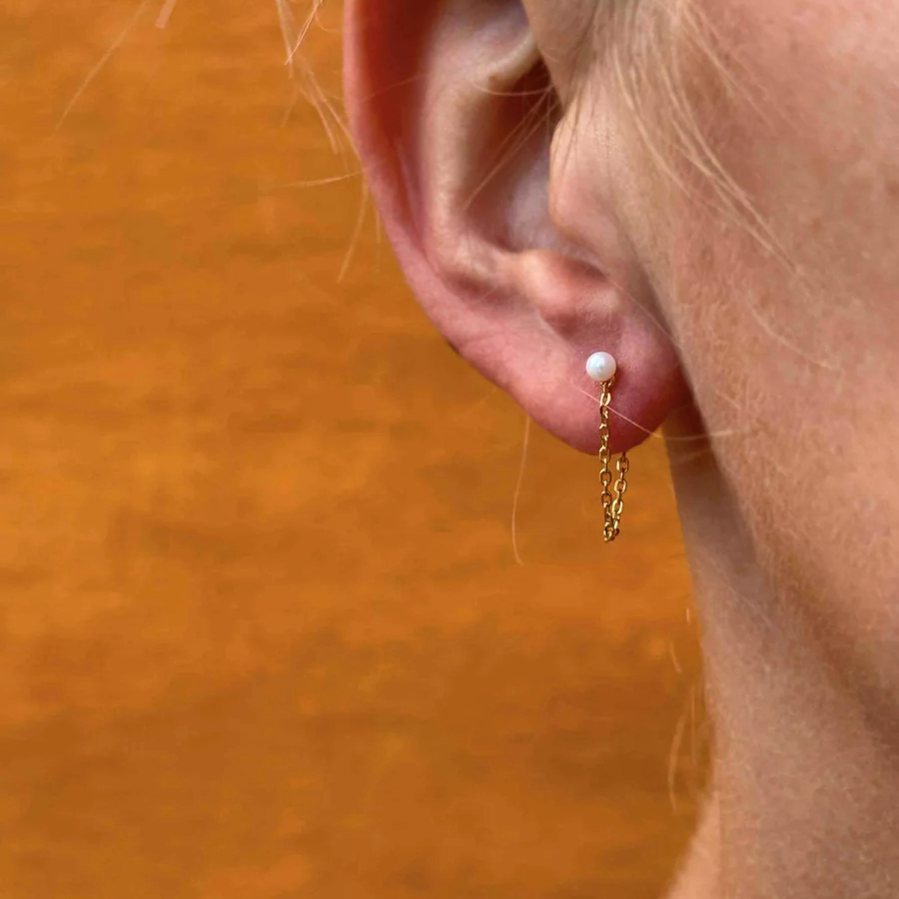 Tuva Pearl Earrings de Hultquist Copenhagen dans Argent Sterling 925