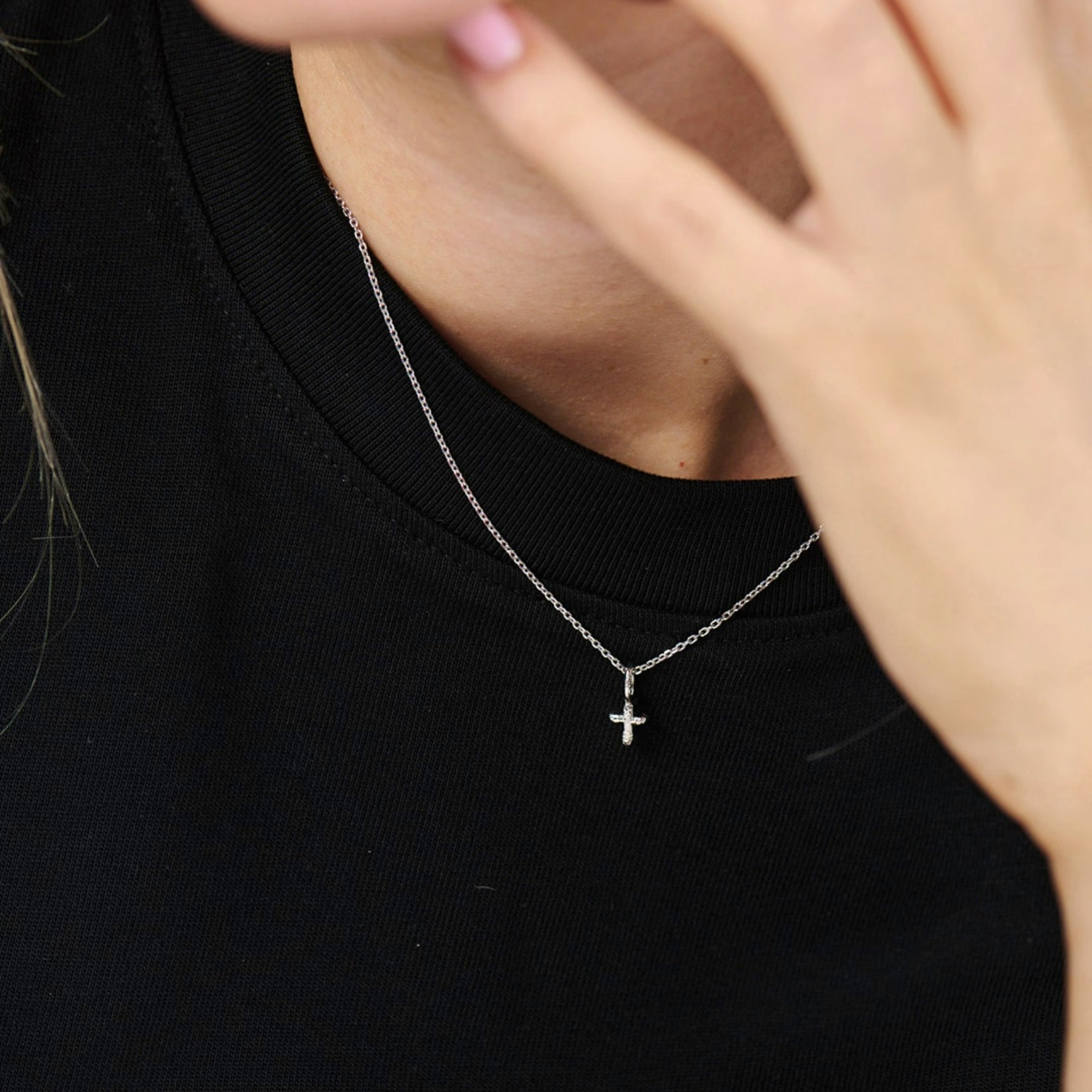 Faithful Cross Necklace de Studio Z dans Argent Sterling 925