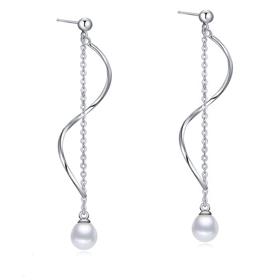 Anne Freshwaterpearl earrings fra By Anne i Sølv Sterling 925